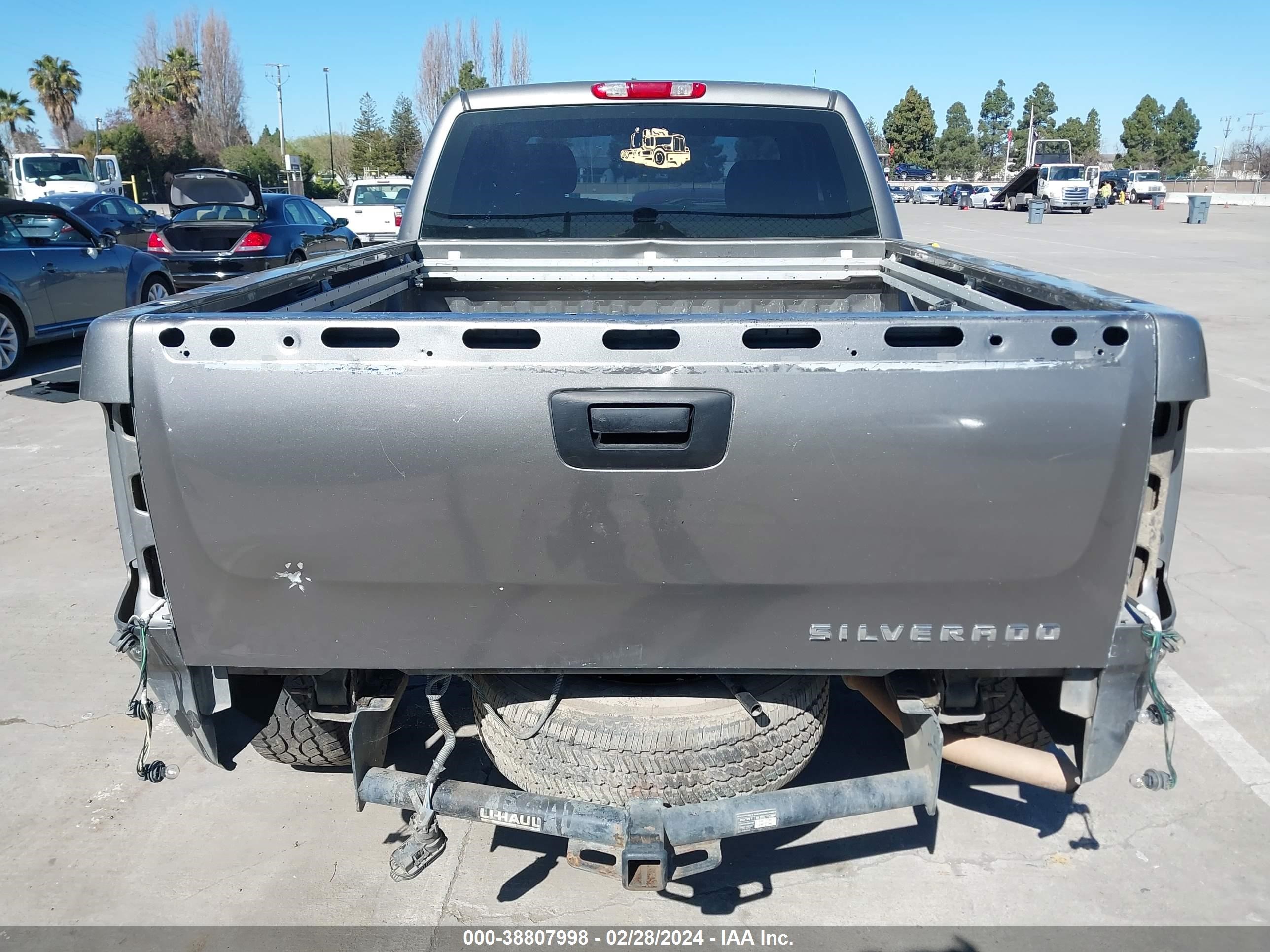 Photo 16 VIN: 1GCEC19X18Z135806 - CHEVROLET SILVERADO 