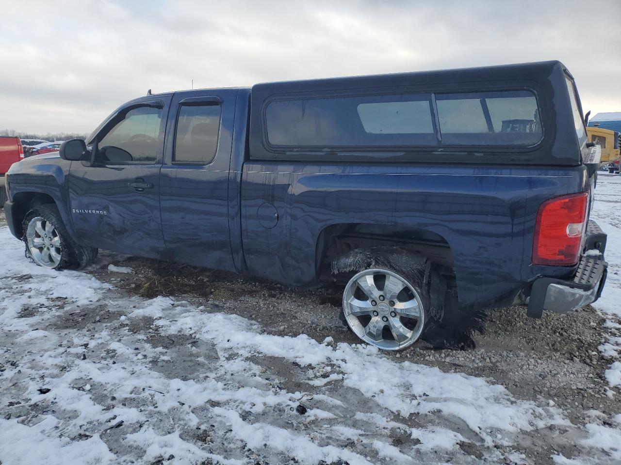 Photo 2 VIN: 1GCEC19X19Z182318 - CHEVROLET SILVERADO 