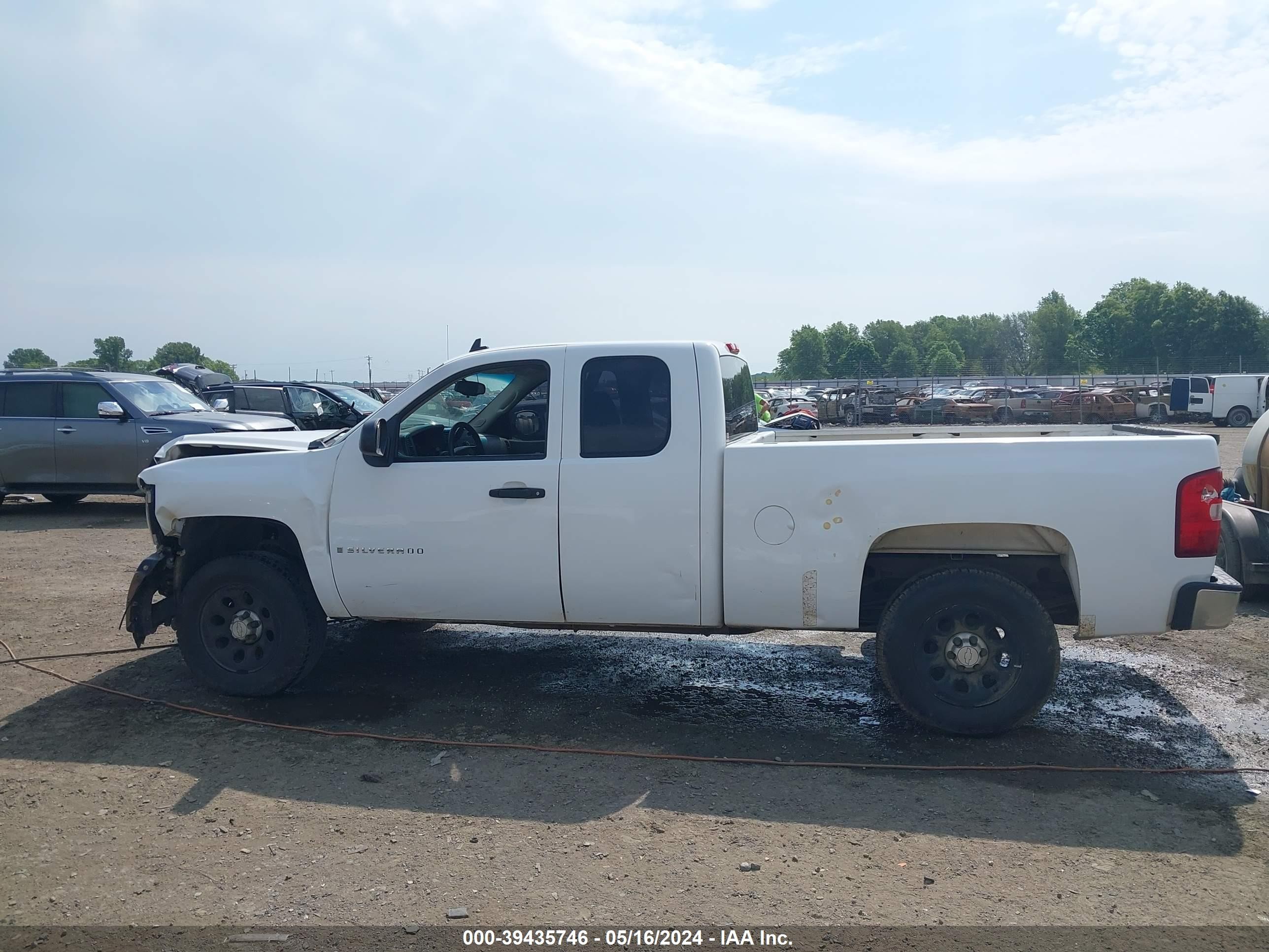 Photo 13 VIN: 1GCEC19X27Z645936 - CHEVROLET SILVERADO 