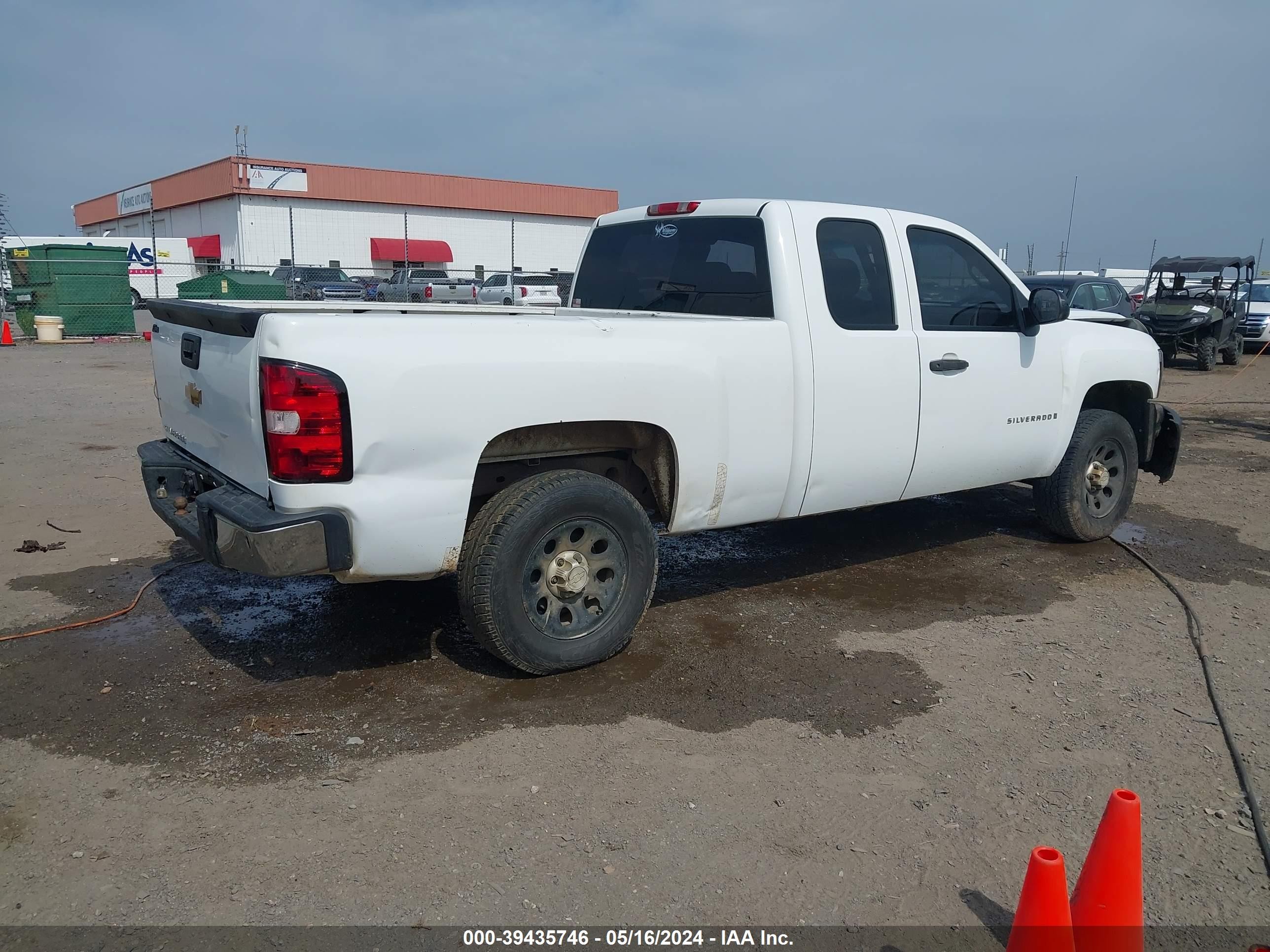 Photo 3 VIN: 1GCEC19X27Z645936 - CHEVROLET SILVERADO 