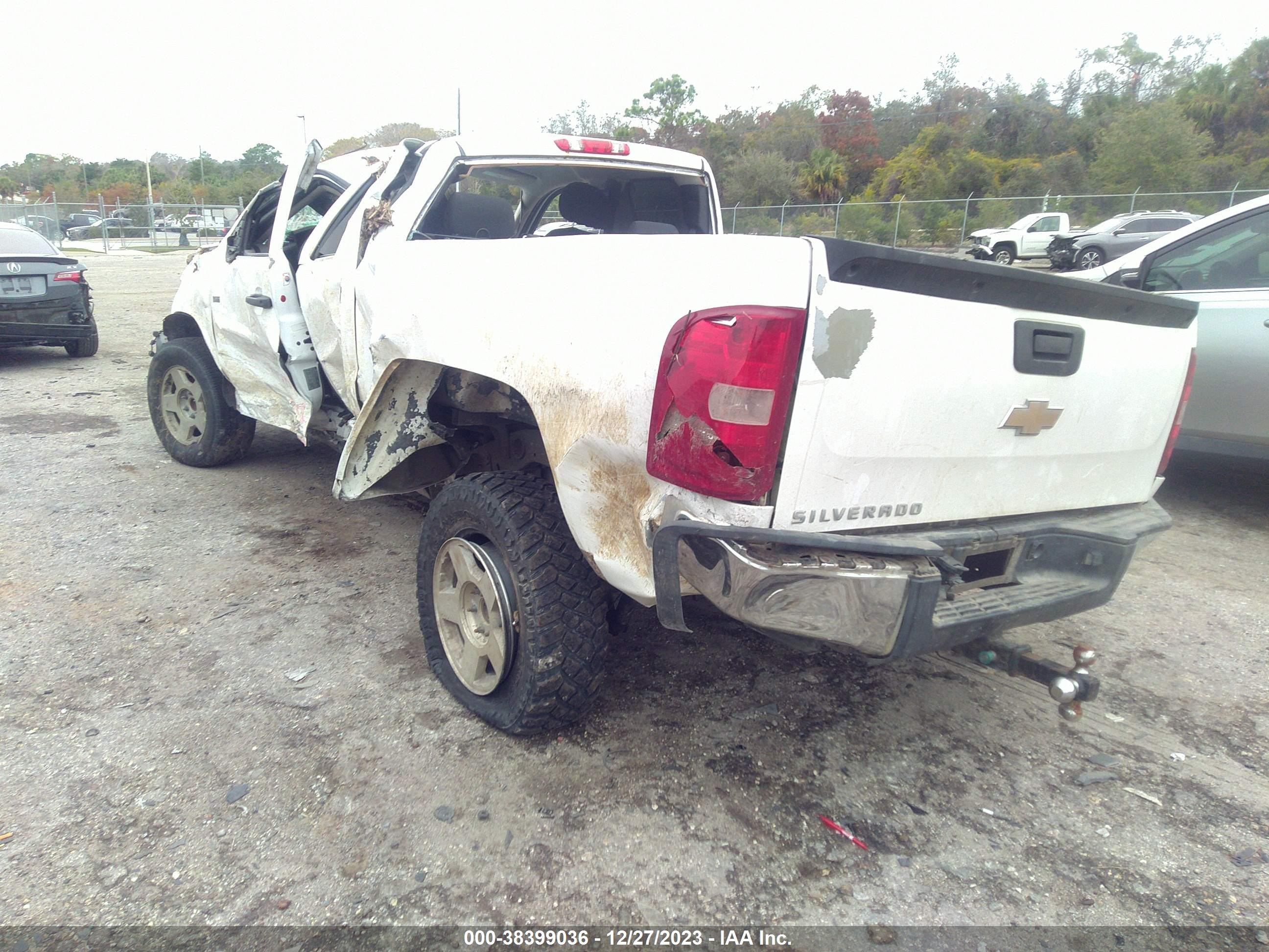 Photo 2 VIN: 1GCEC19X28Z216460 - CHEVROLET SILVERADO 