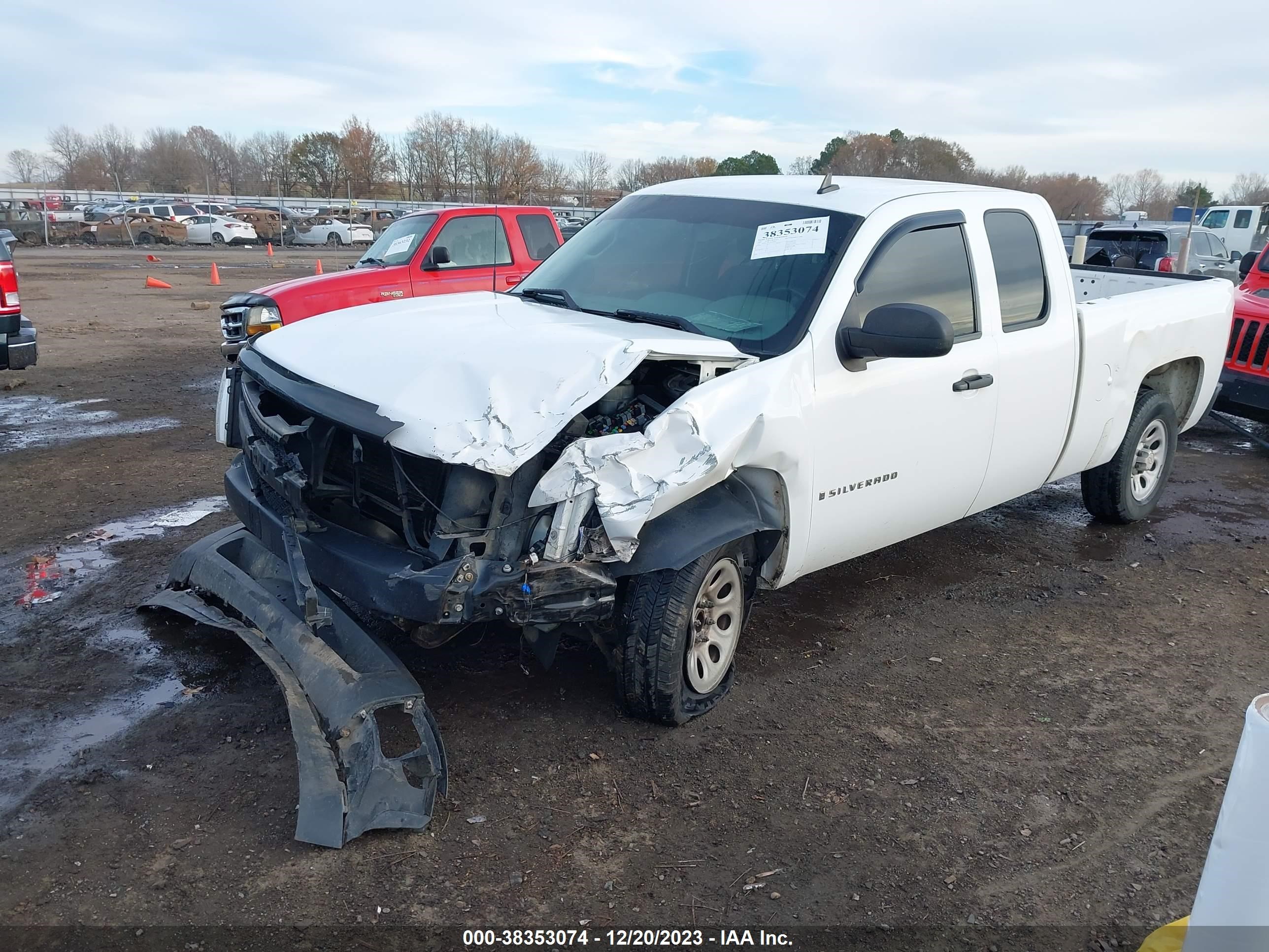 Photo 1 VIN: 1GCEC19X37Z639823 - CHEVROLET SILVERADO 