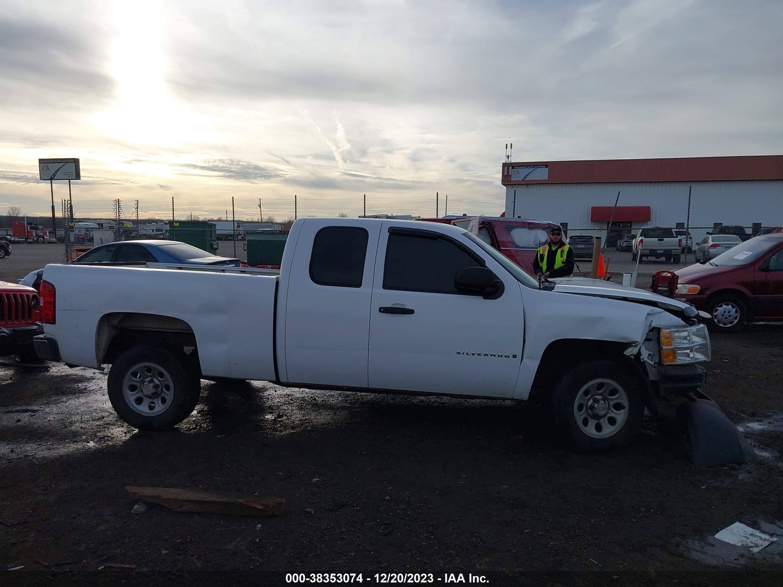 Photo 12 VIN: 1GCEC19X37Z639823 - CHEVROLET SILVERADO 