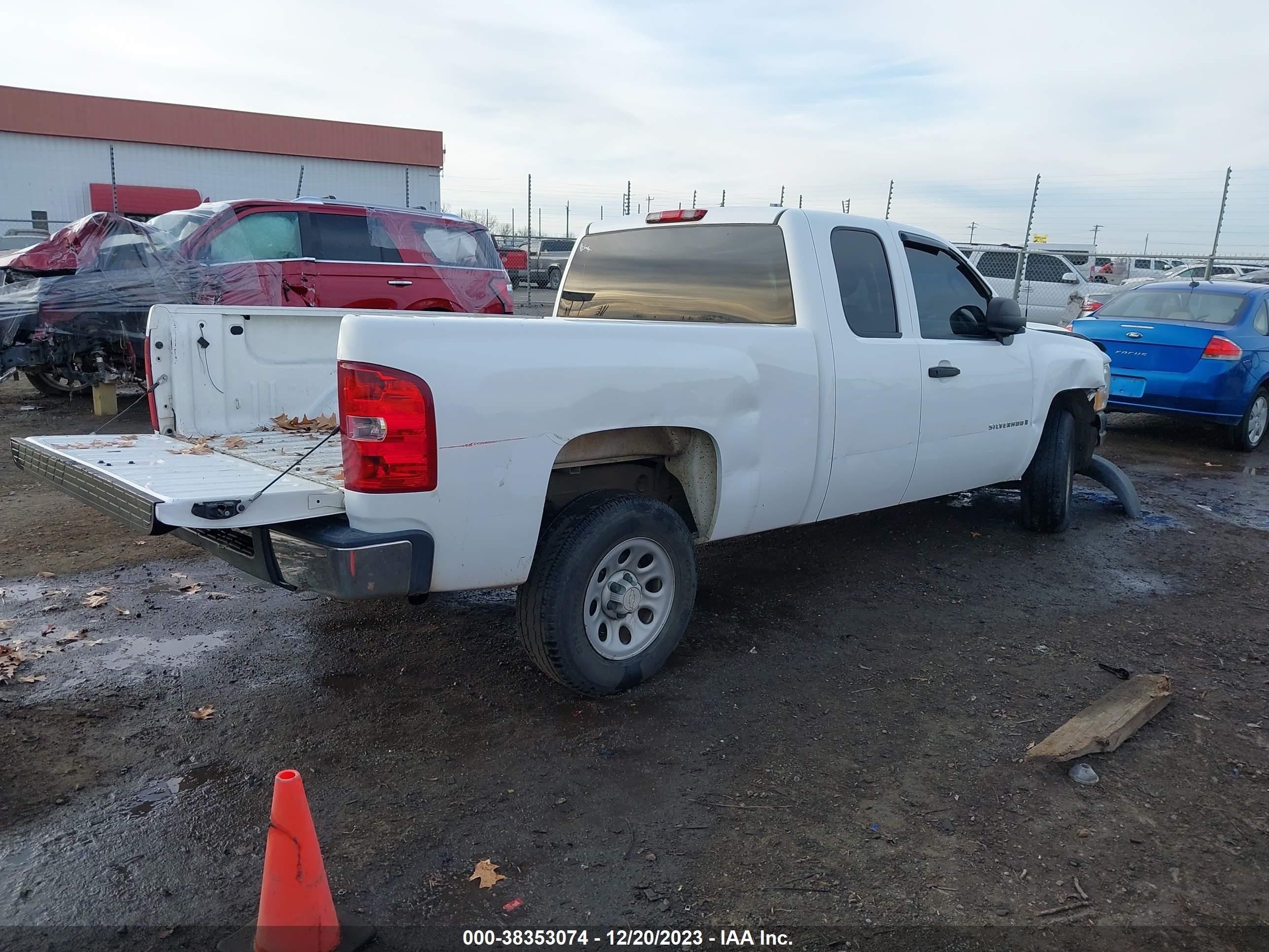 Photo 3 VIN: 1GCEC19X37Z639823 - CHEVROLET SILVERADO 