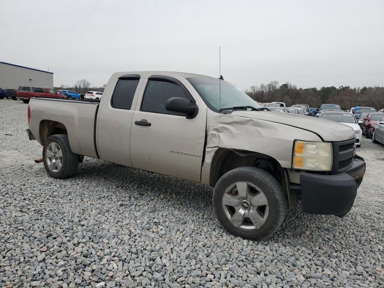 Photo 3 VIN: 1GCEC19X38Z286582 - CHEVROLET SILVERADO 