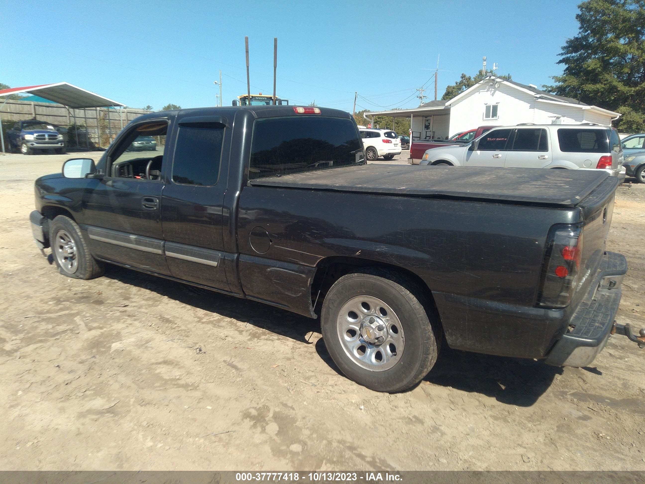 Photo 2 VIN: 1GCEC19X45Z169301 - CHEVROLET SILVERADO 