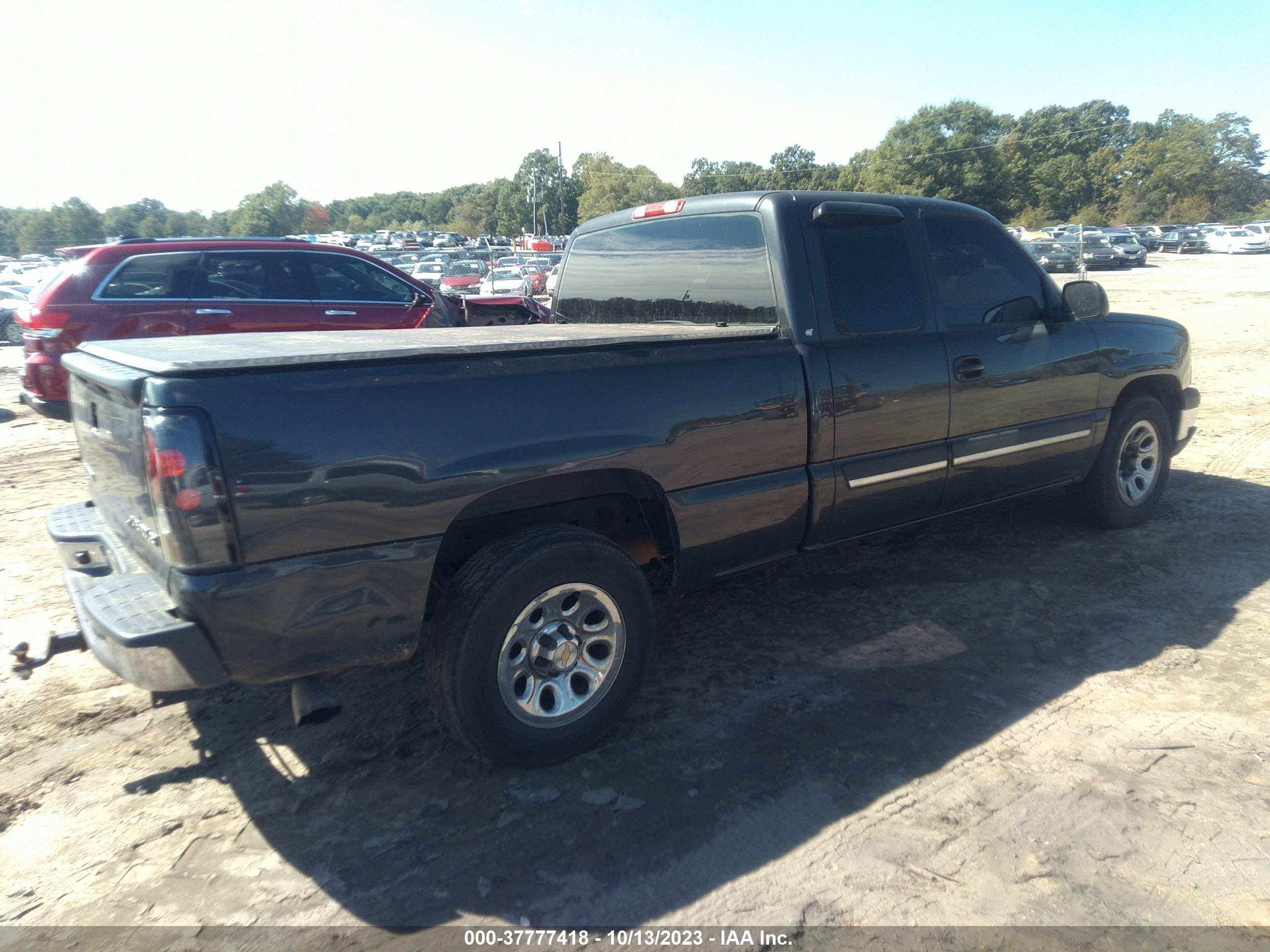 Photo 3 VIN: 1GCEC19X45Z169301 - CHEVROLET SILVERADO 