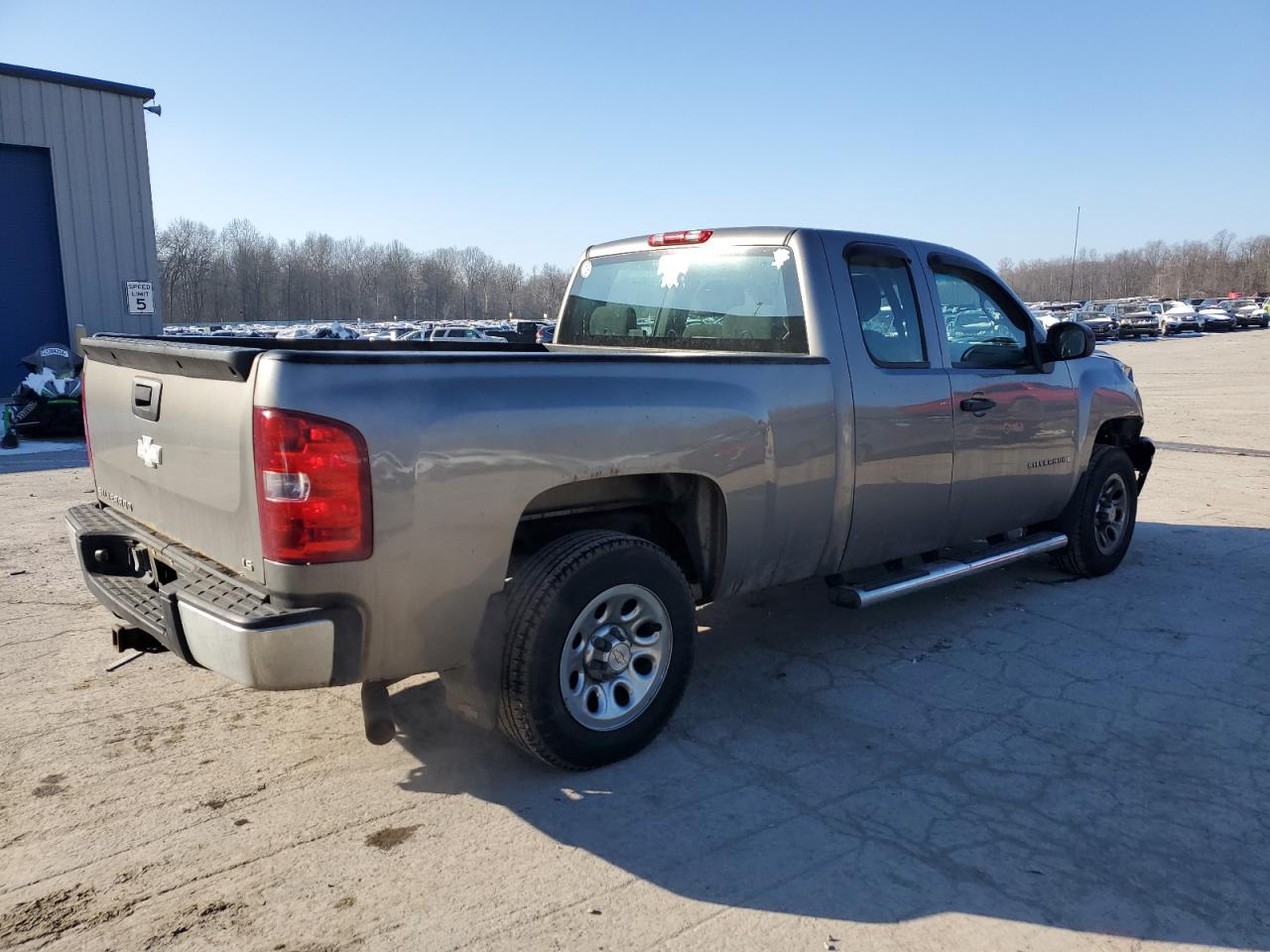 Photo 2 VIN: 1GCEC19X69Z236907 - CHEVROLET SILVERADO 