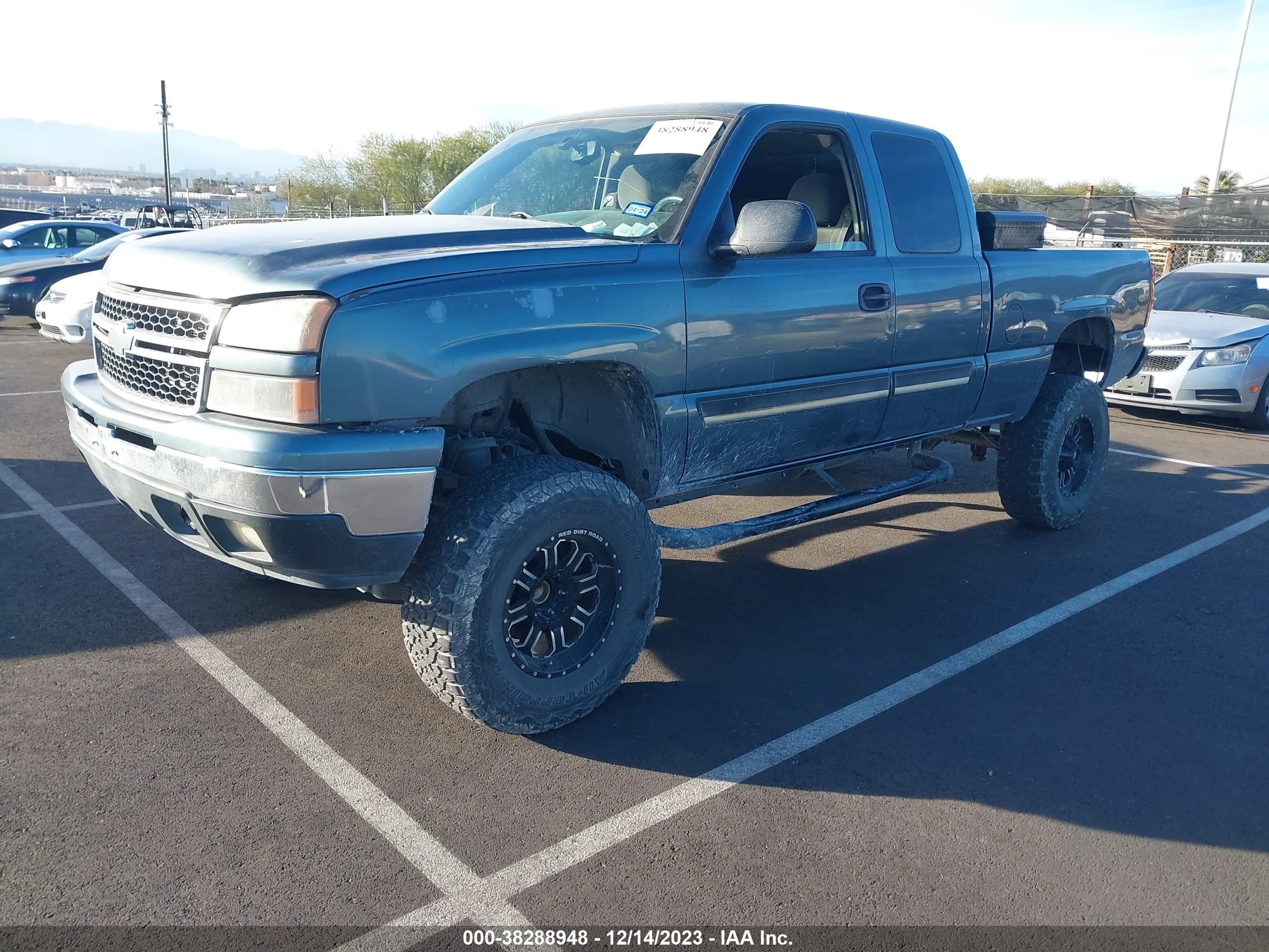 Photo 1 VIN: 1GCEC19X76Z192511 - CHEVROLET SILVERADO 