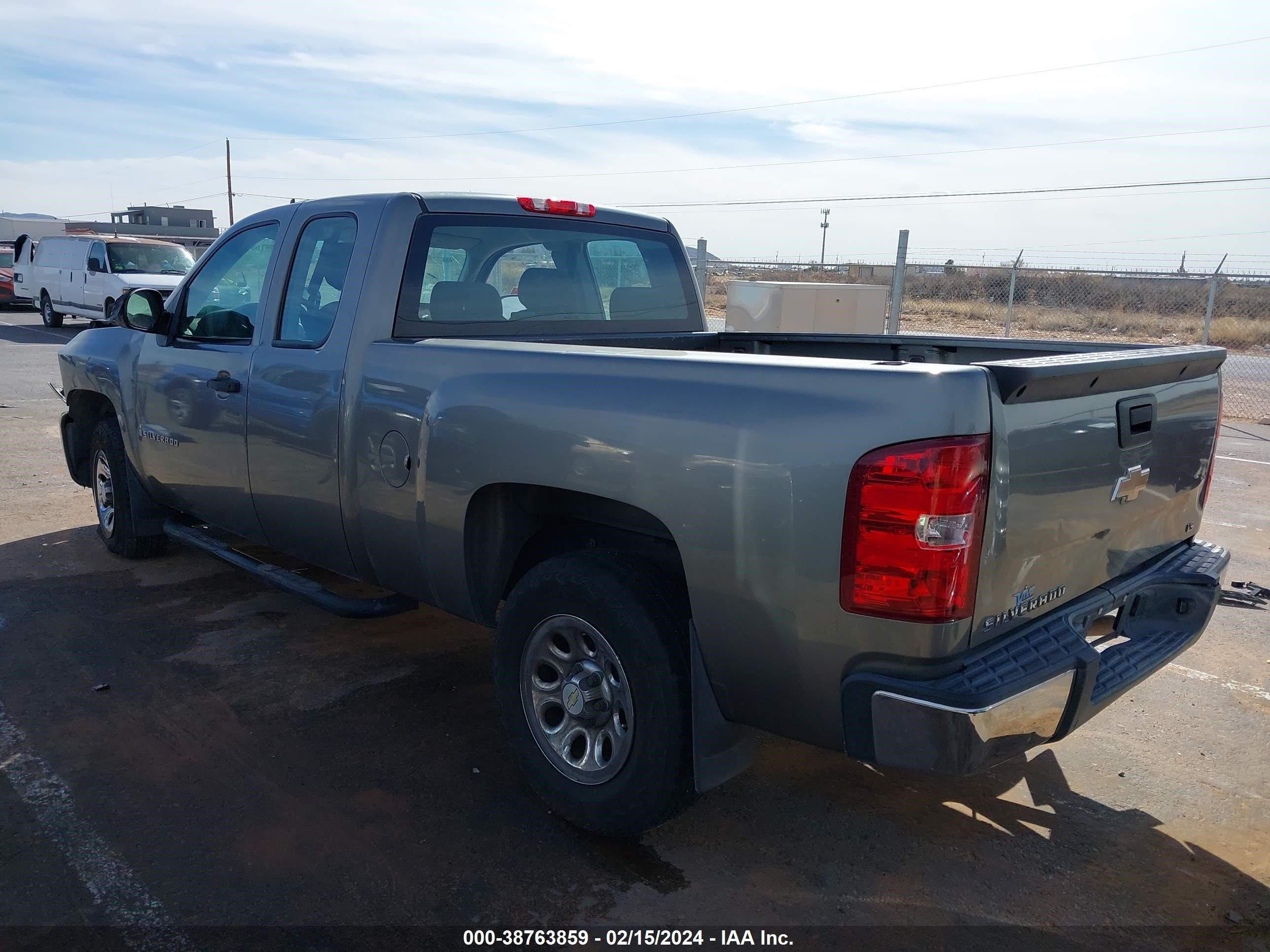 Photo 2 VIN: 1GCEC19X79Z252646 - CHEVROLET SILVERADO 