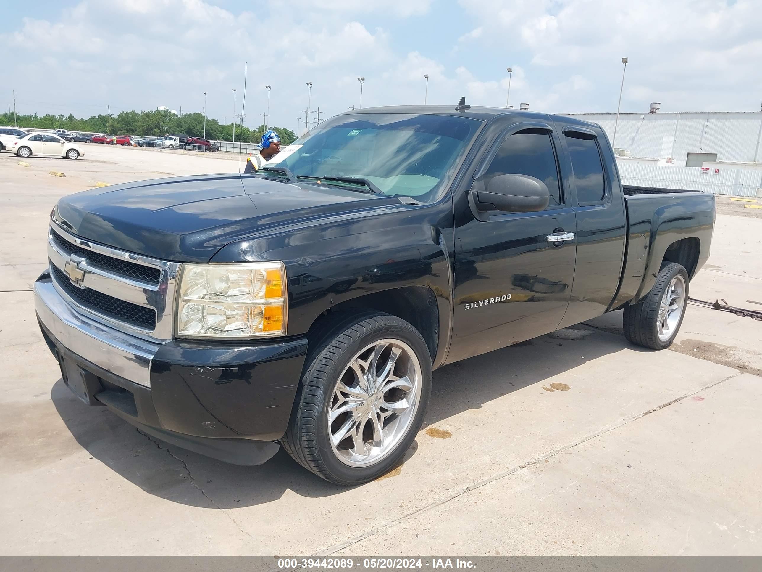 Photo 1 VIN: 1GCEC19X88Z292538 - CHEVROLET SILVERADO 