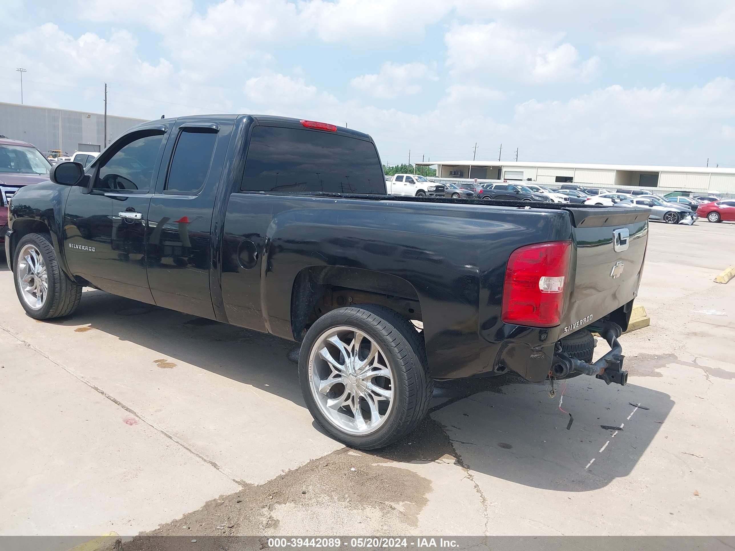 Photo 2 VIN: 1GCEC19X88Z292538 - CHEVROLET SILVERADO 