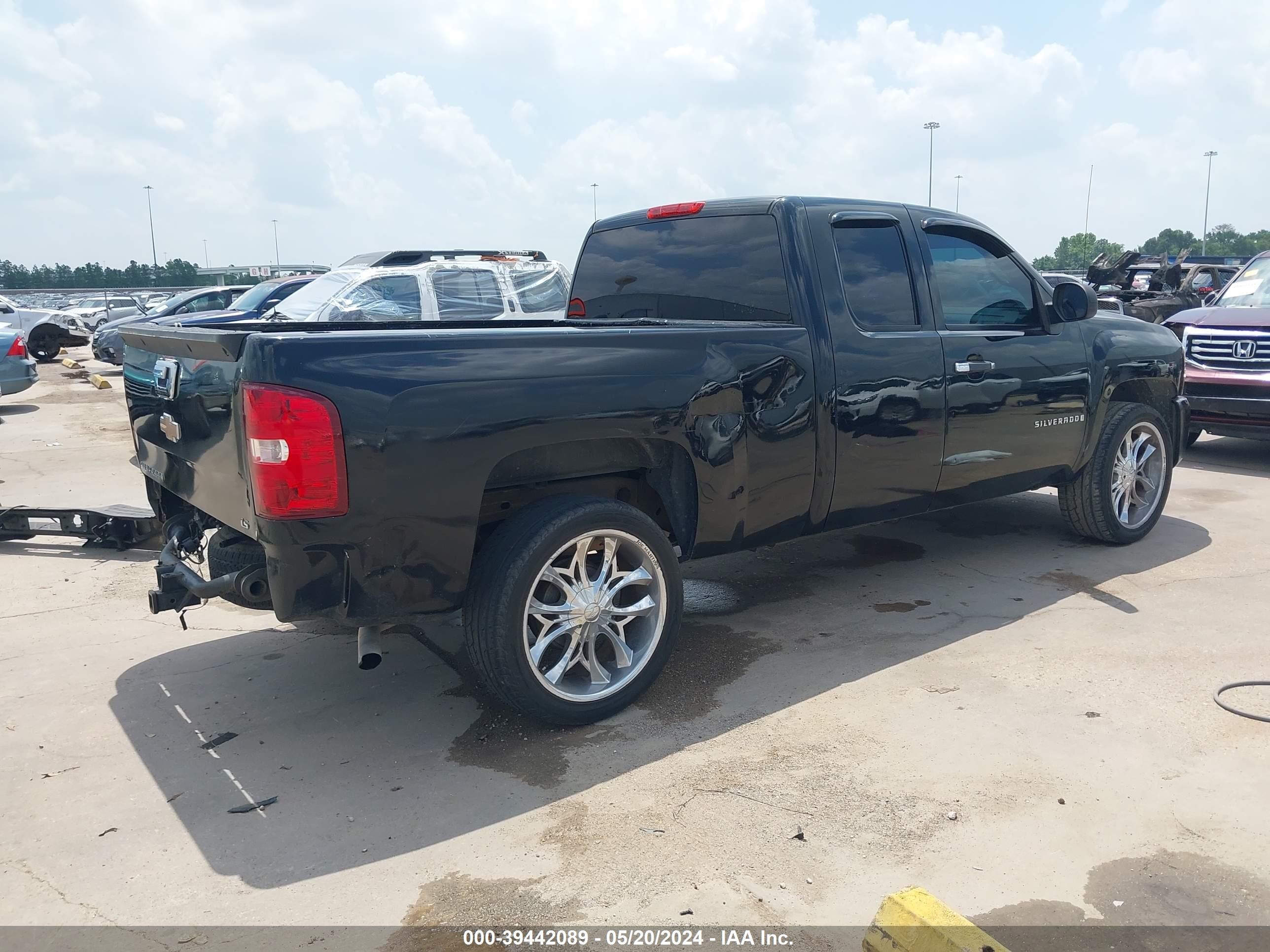 Photo 3 VIN: 1GCEC19X88Z292538 - CHEVROLET SILVERADO 