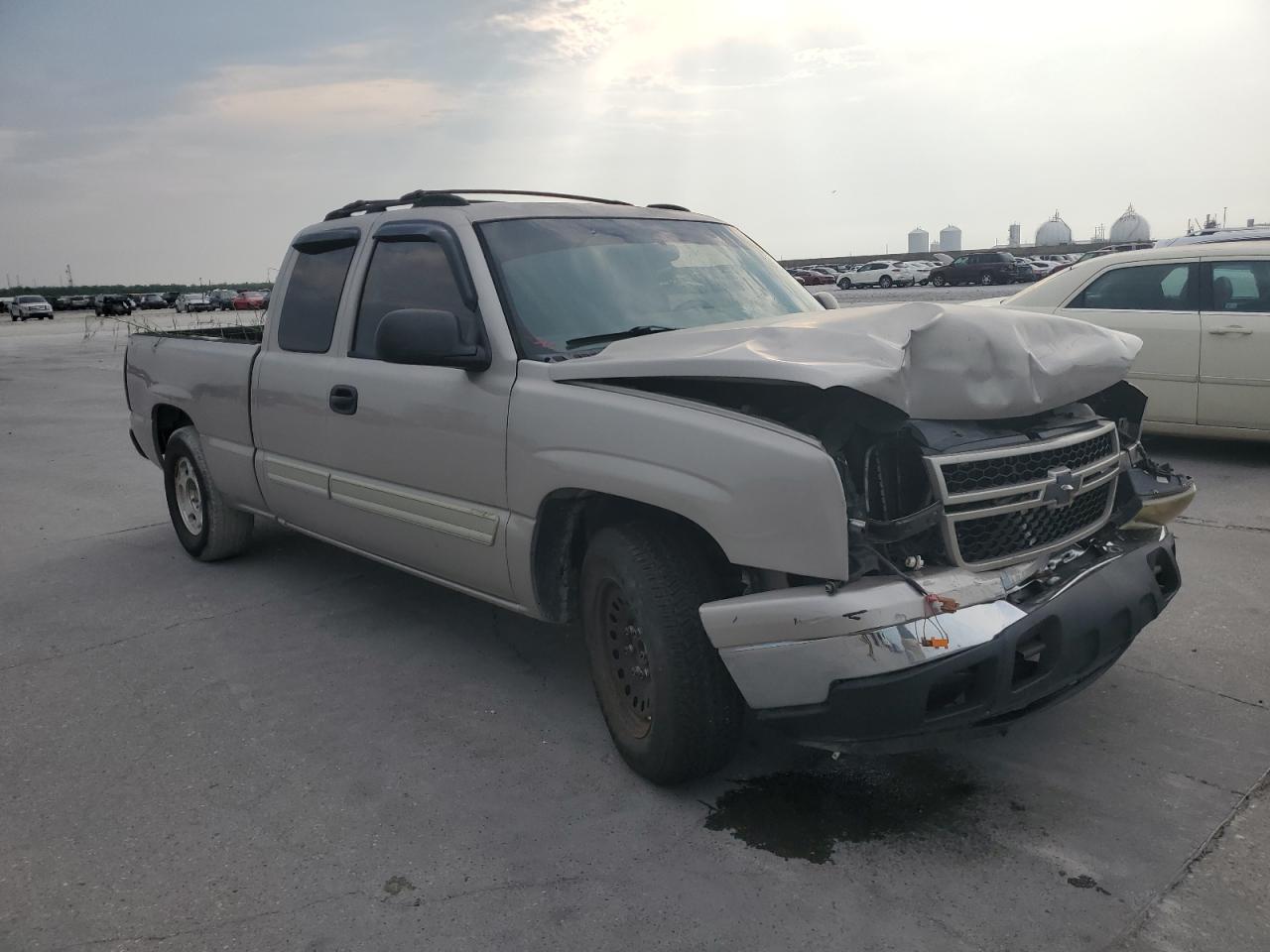 Photo 3 VIN: 1GCEC19Z06Z211708 - CHEVROLET SILVERADO 