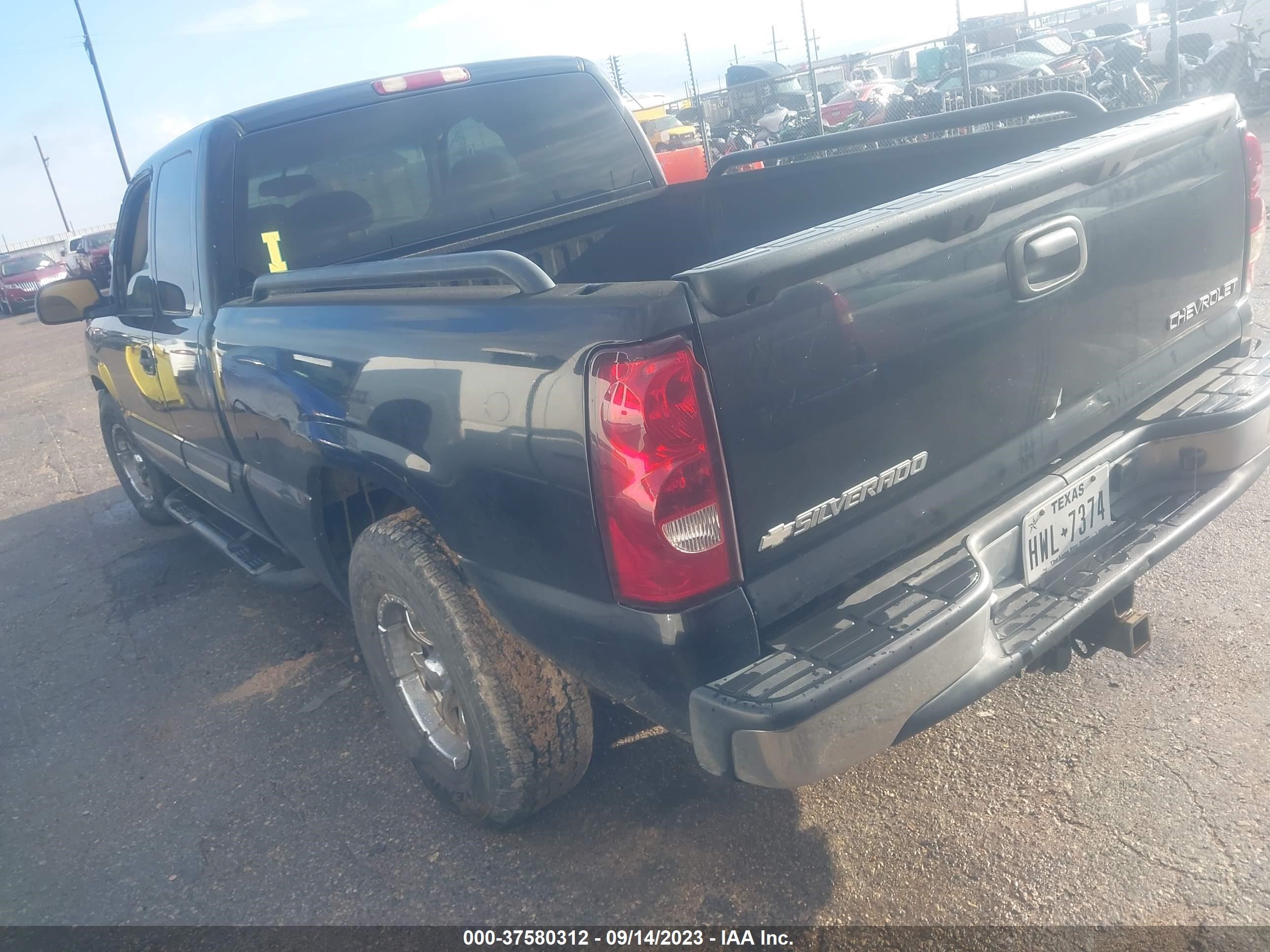 Photo 2 VIN: 1GCEC19Z25Z122527 - CHEVROLET SILVERADO 