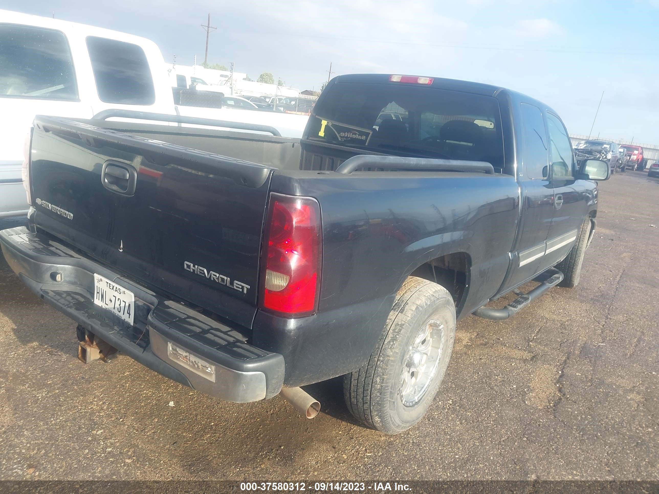 Photo 3 VIN: 1GCEC19Z25Z122527 - CHEVROLET SILVERADO 