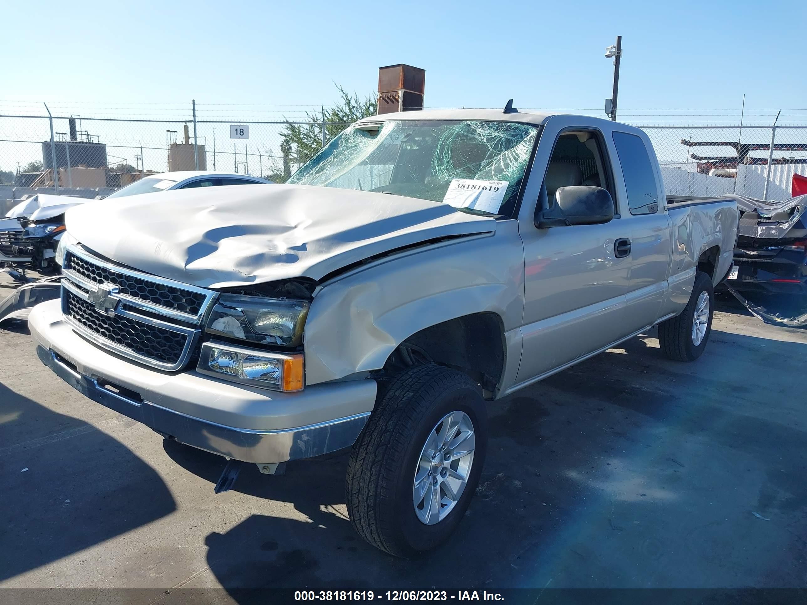 Photo 1 VIN: 1GCEC19Z27Z182164 - CHEVROLET SILVERADO 