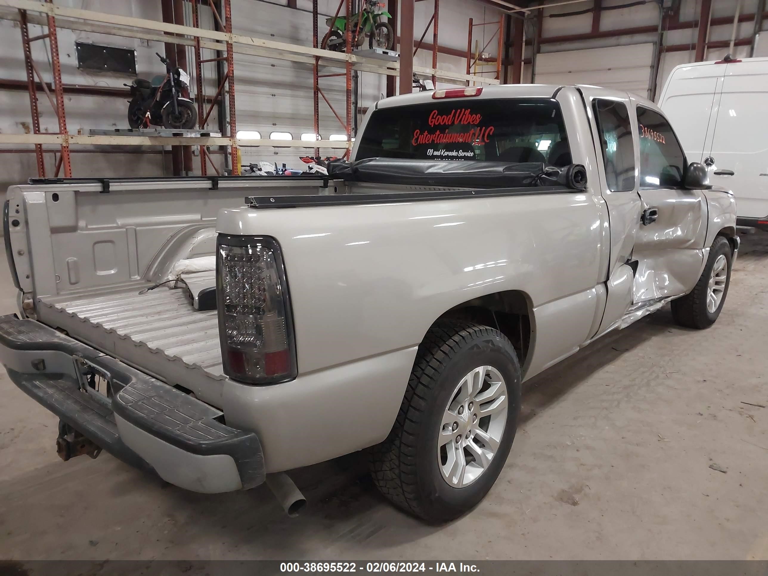 Photo 3 VIN: 1GCEC19Z56Z231212 - CHEVROLET SILVERADO 