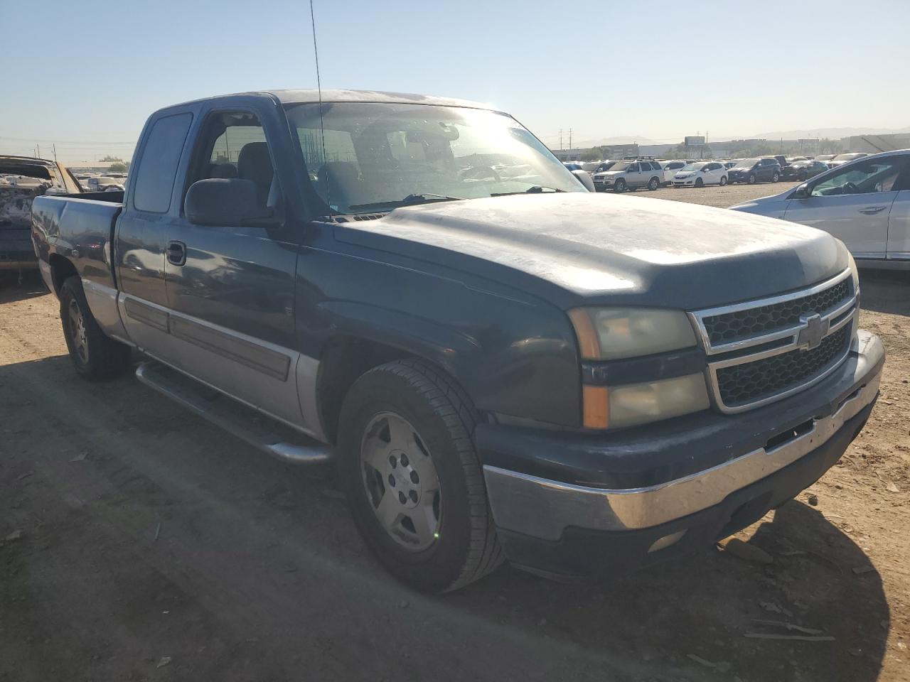 Photo 3 VIN: 1GCEC19Z97Z139117 - CHEVROLET SILVERADO 