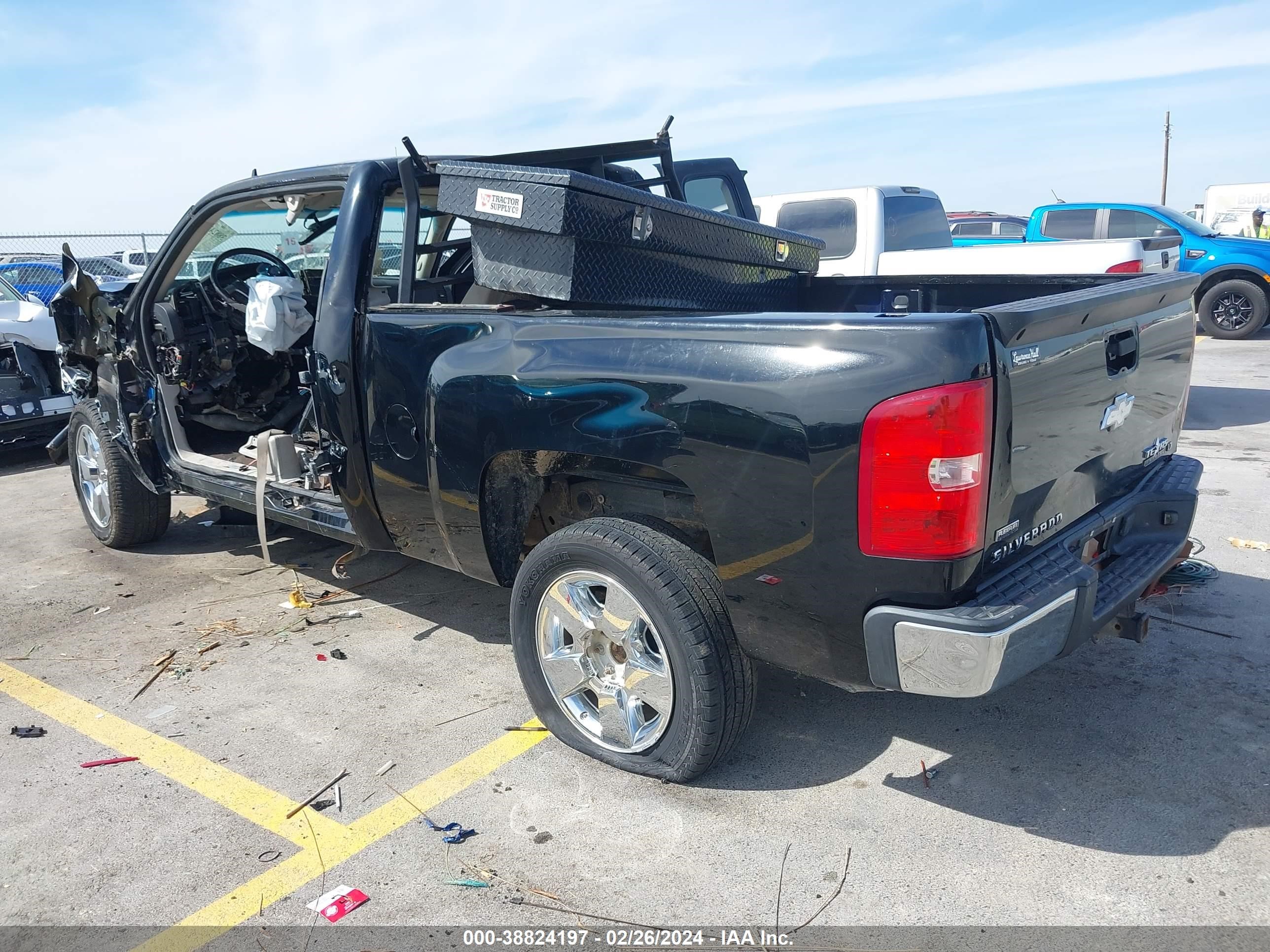 Photo 2 VIN: 1GCEC29079Z180209 - CHEVROLET SILVERADO 