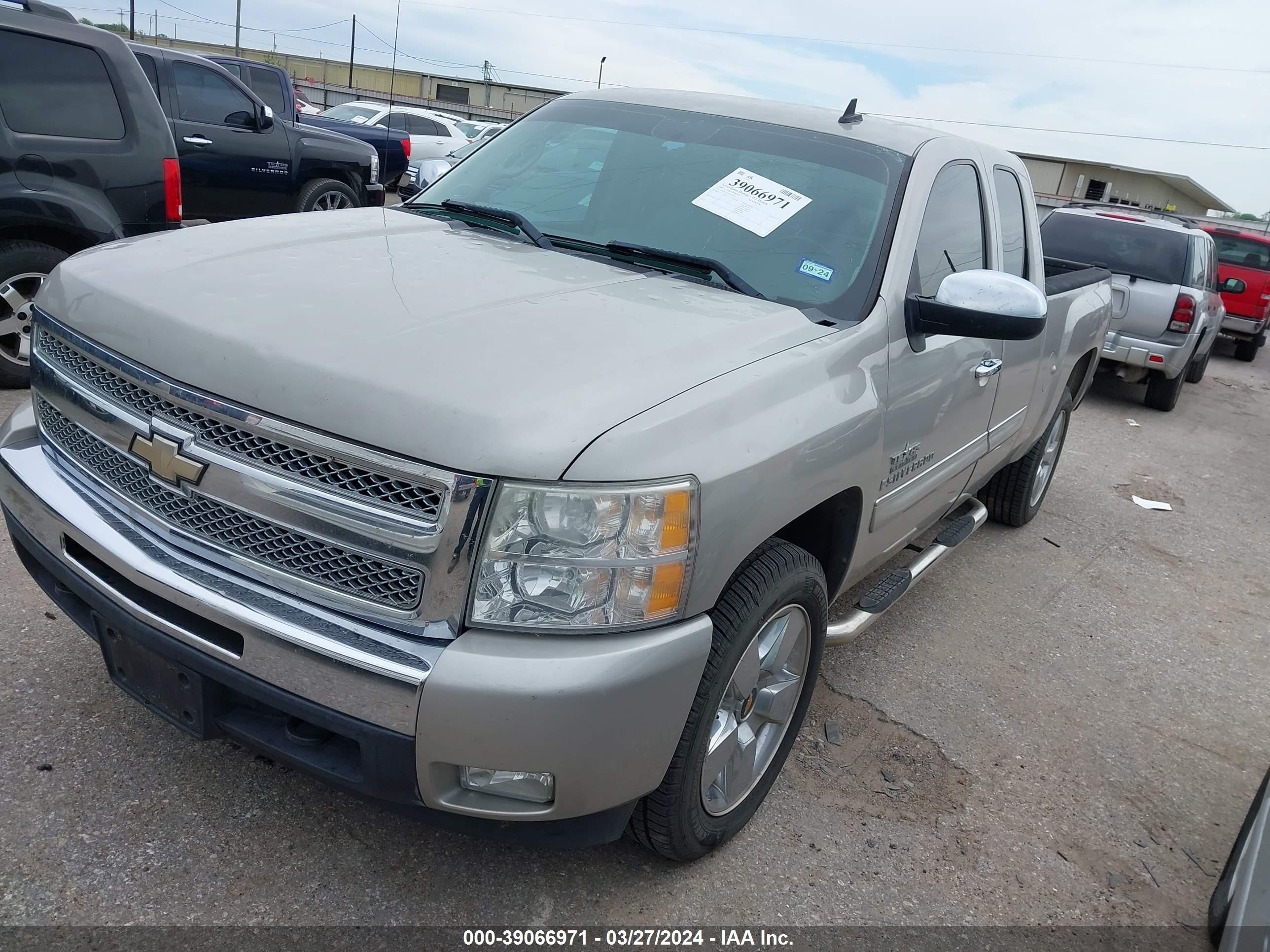 Photo 1 VIN: 1GCEC29J29Z163696 - CHEVROLET SILVERADO 