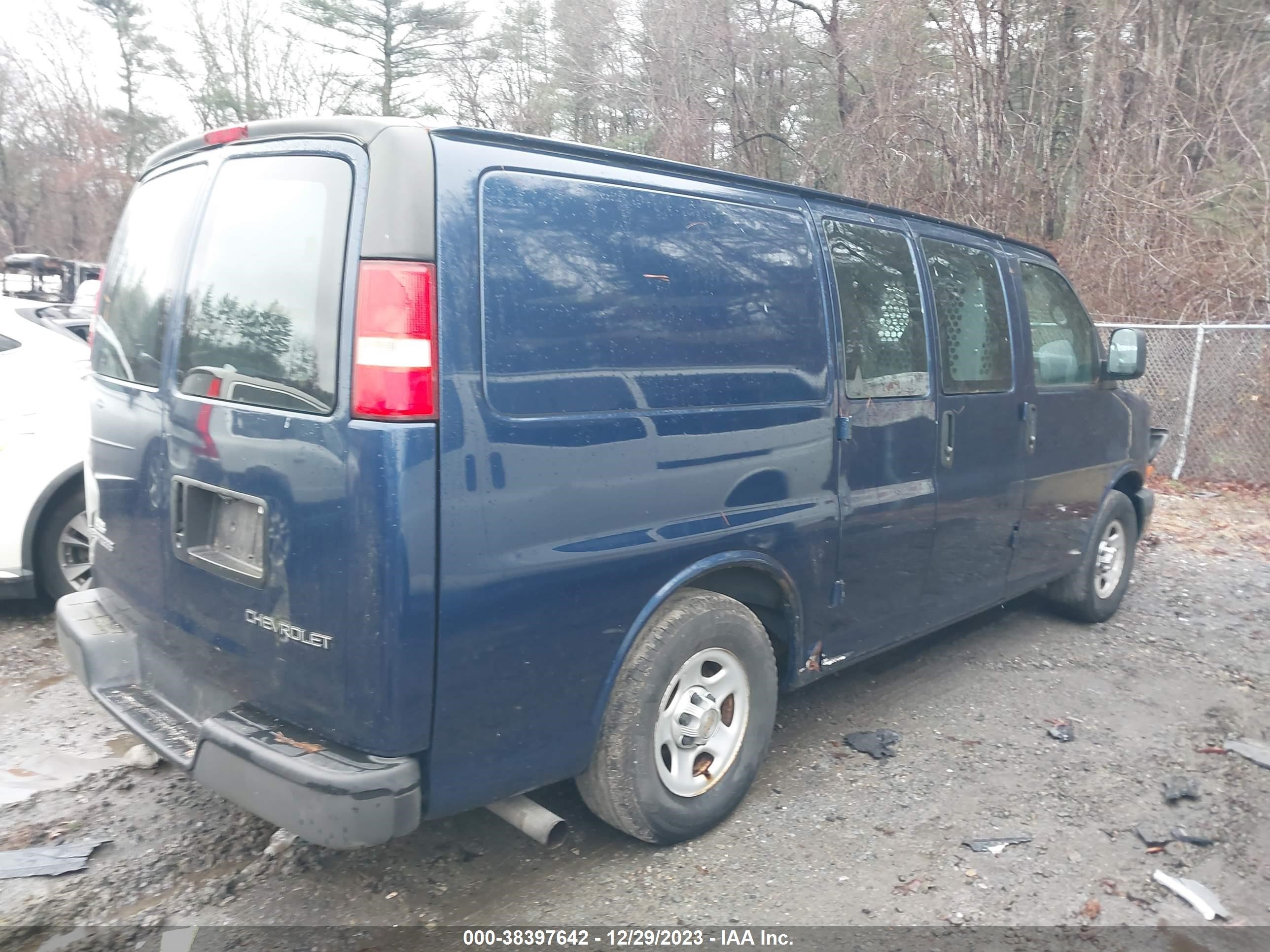 Photo 3 VIN: 1GCEG15X641132774 - CHEVROLET EXPRESS 