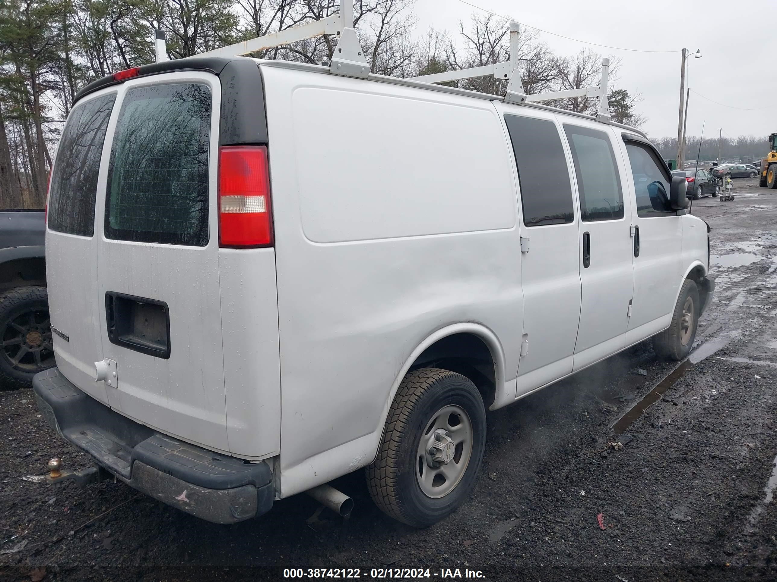 Photo 3 VIN: 1GCEG15X861216050 - CHEVROLET EXPRESS 