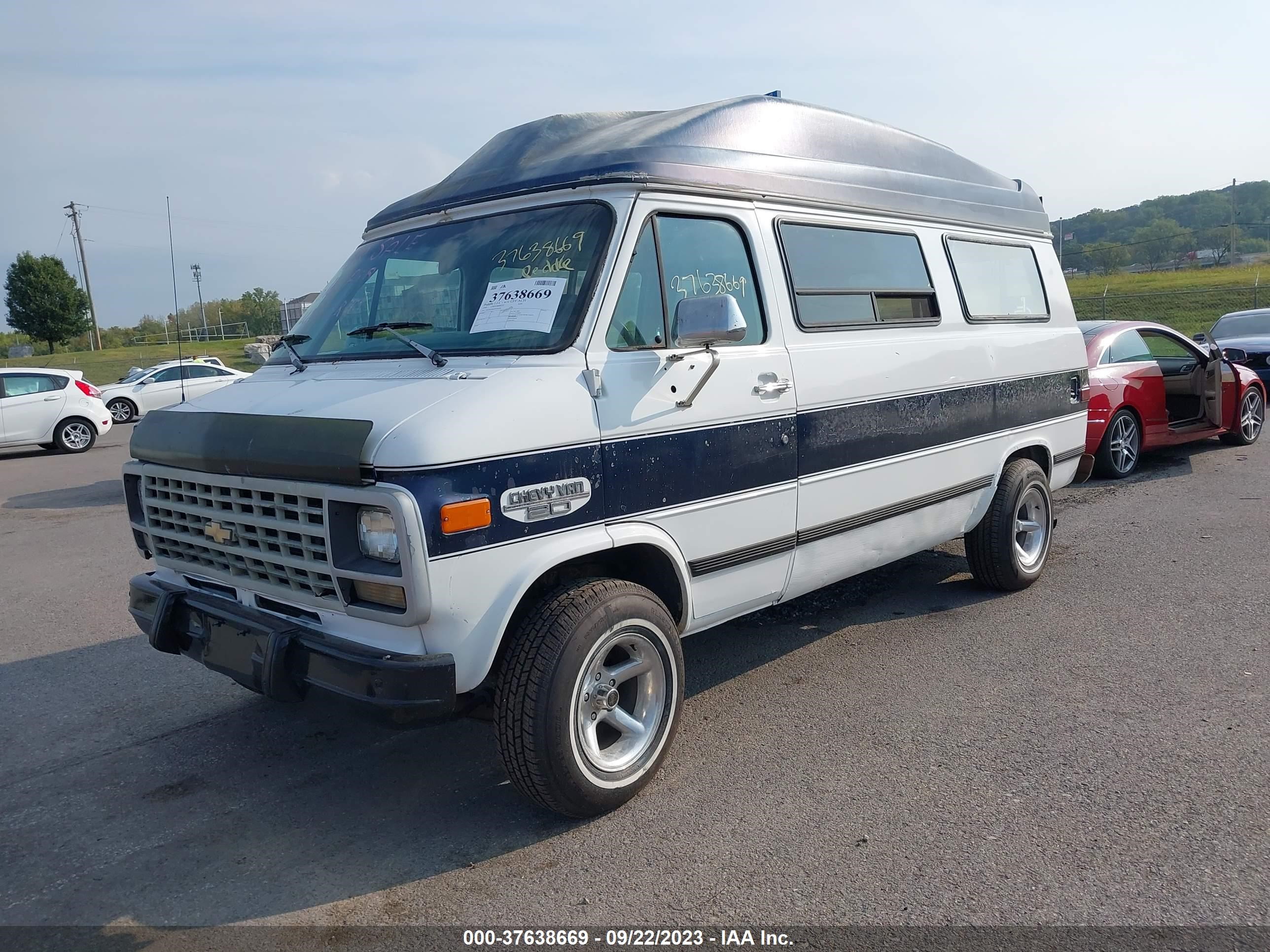 Photo 1 VIN: 1GCEG25K4PF321036 - CHEVROLET VAN 