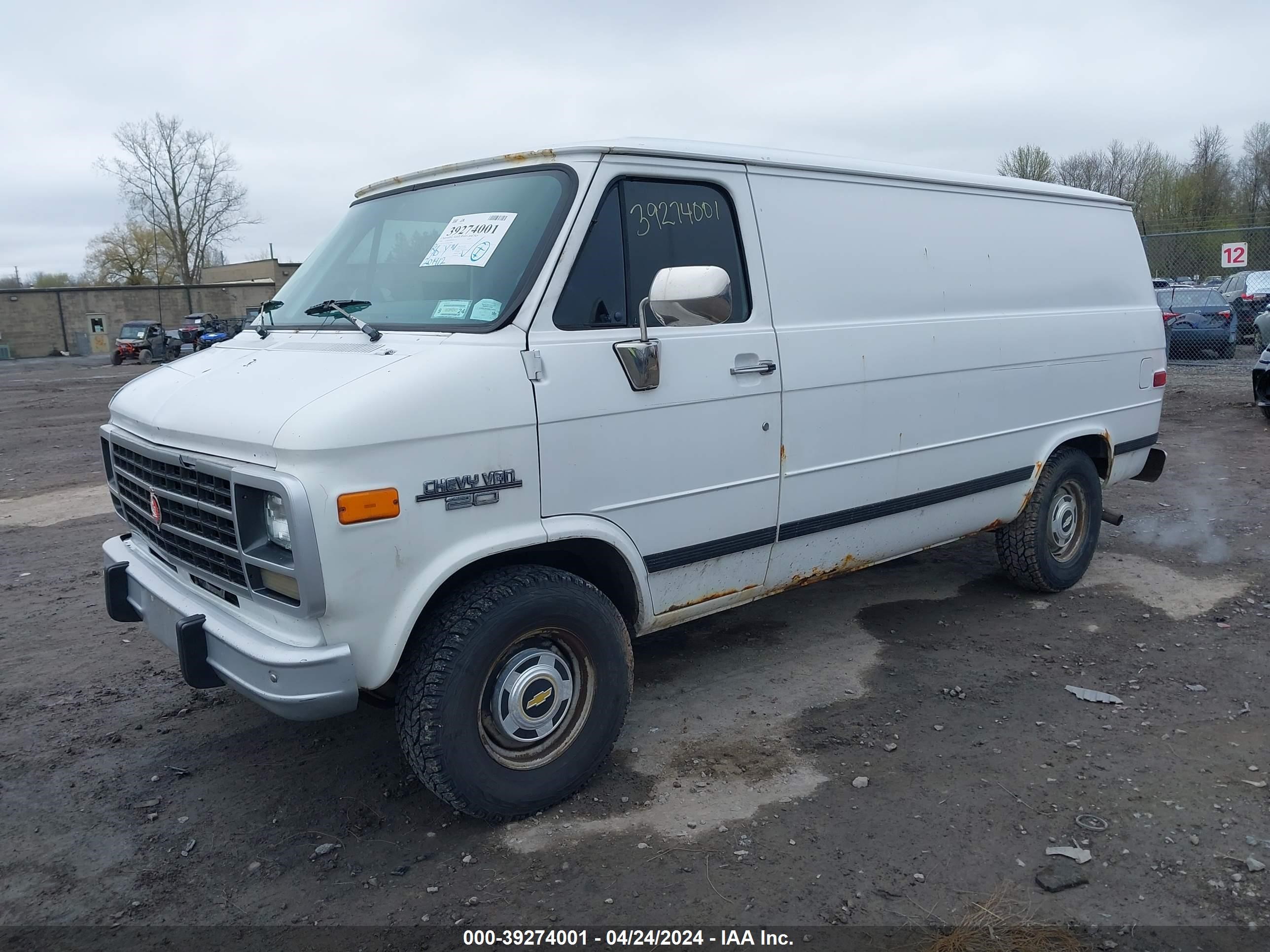 Photo 1 VIN: 1GCEG25K7SF235860 - CHEVROLET VAN 