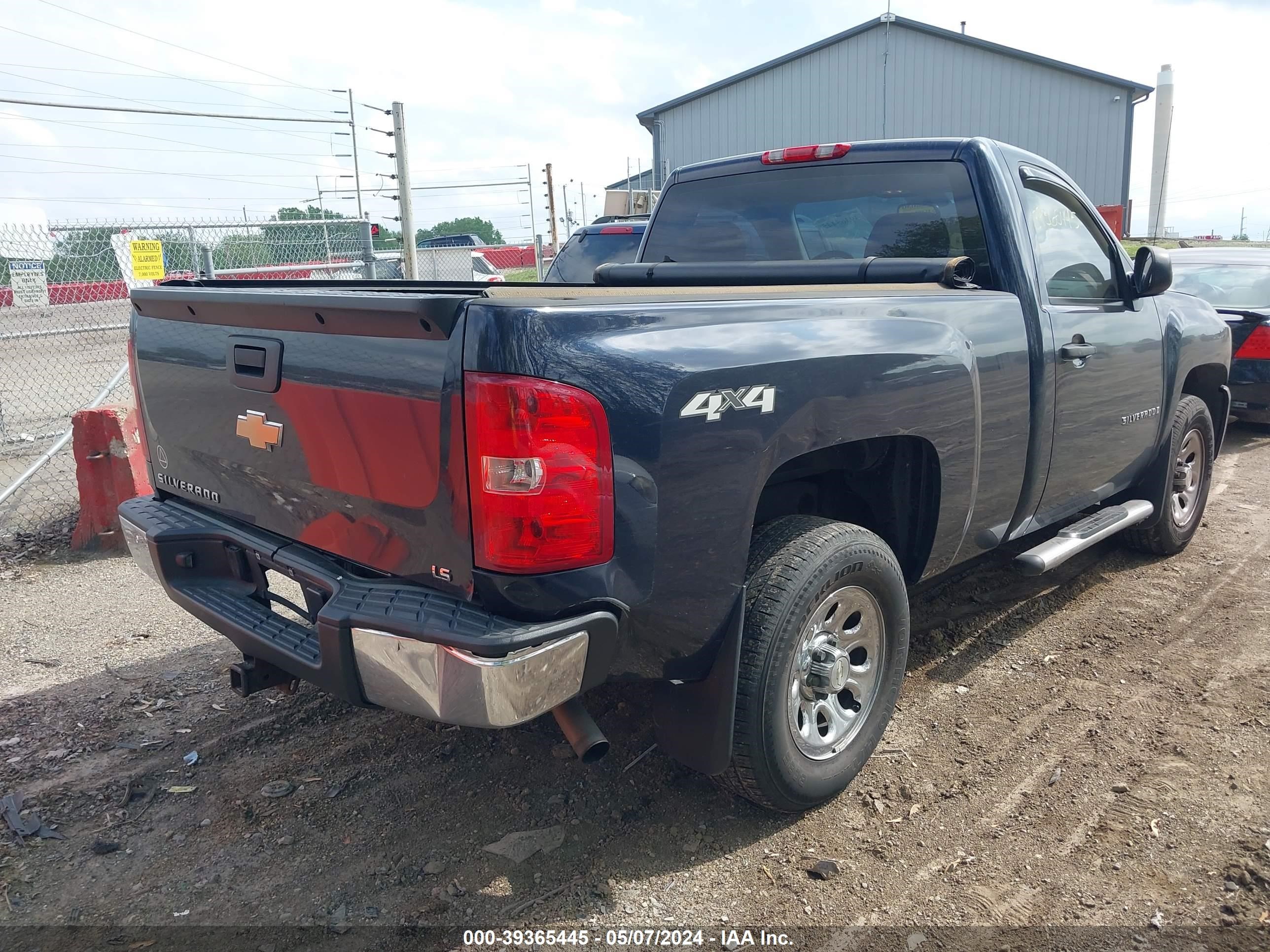 Photo 3 VIN: 1GCEK14C58Z263599 - CHEVROLET SILVERADO 