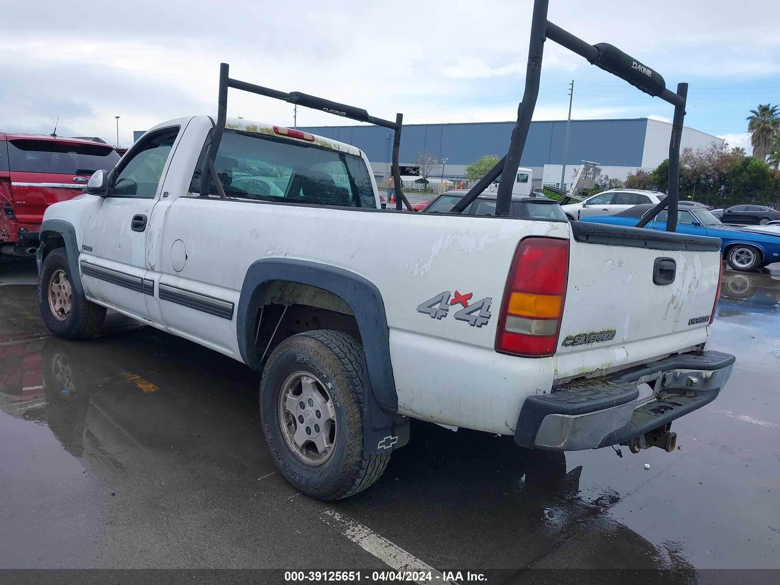 Photo 2 VIN: 1GCEK14T01E136207 - CHEVROLET SILVERADO 