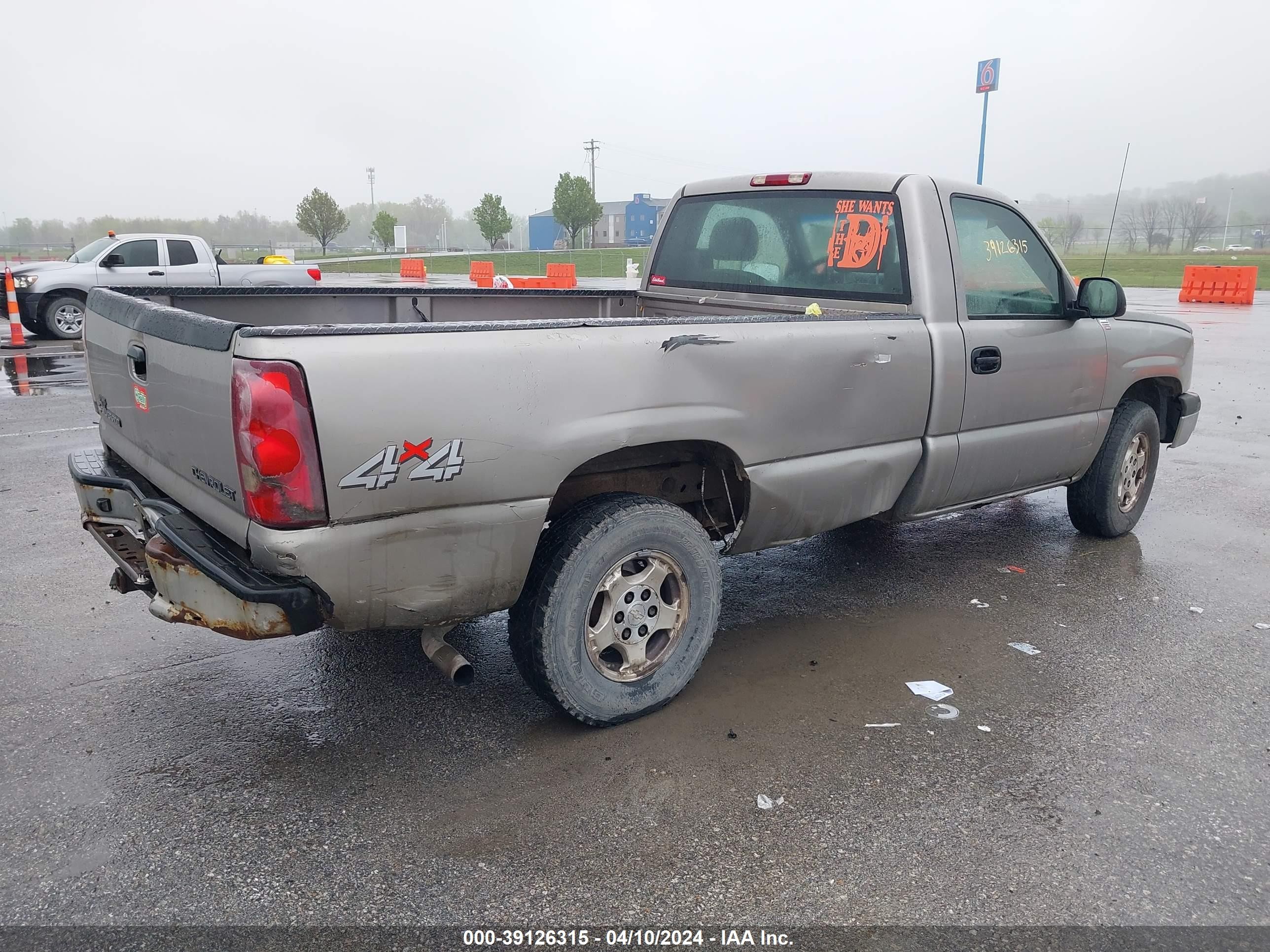 Photo 3 VIN: 1GCEK14T03Z130712 - CHEVROLET SILVERADO 