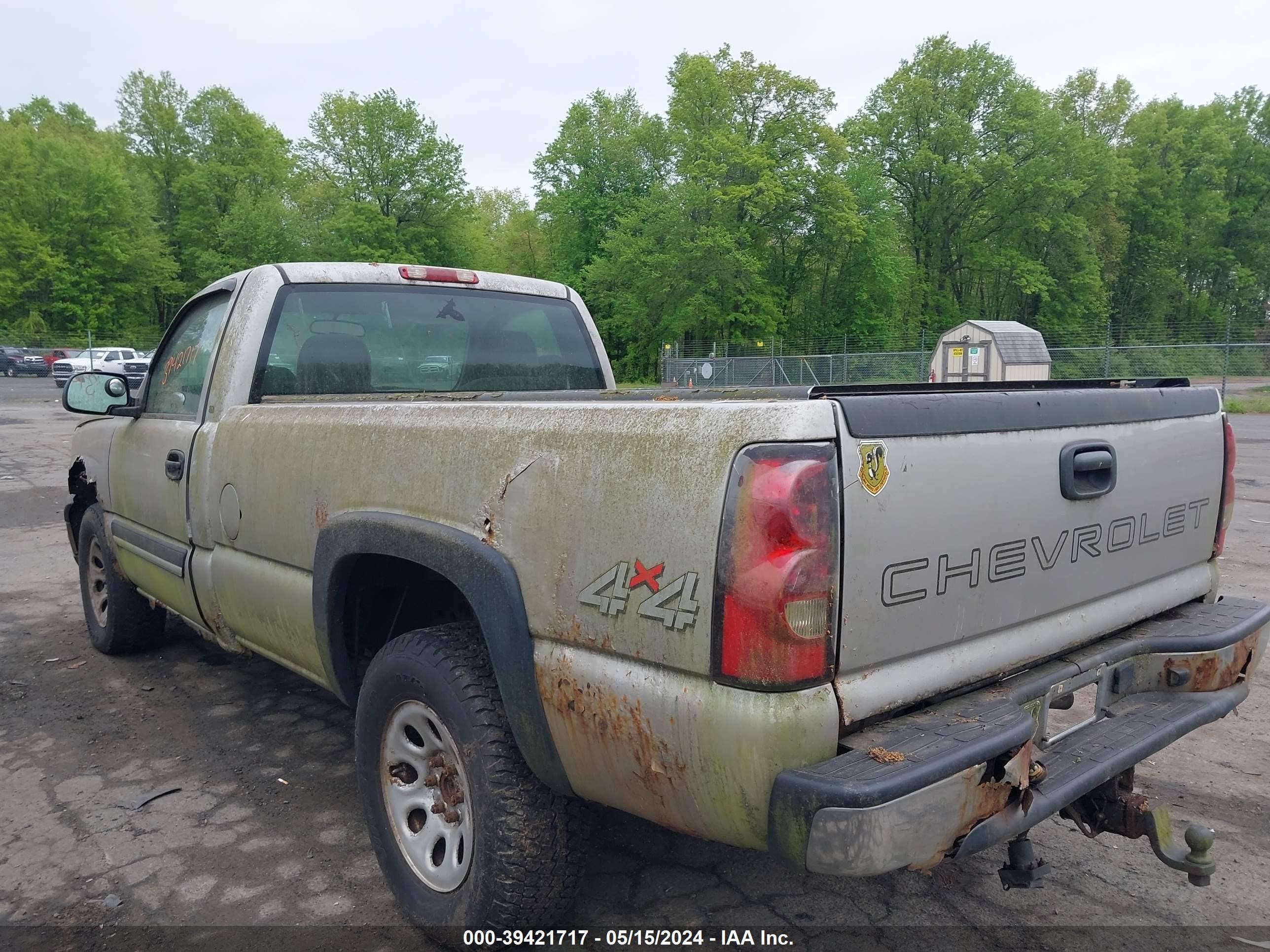 Photo 2 VIN: 1GCEK14T05E152607 - CHEVROLET SILVERADO 