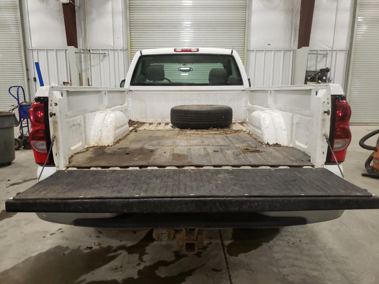 Photo 9 VIN: 1GCEK14T15Z249517 - CHEVROLET SILVERADO 