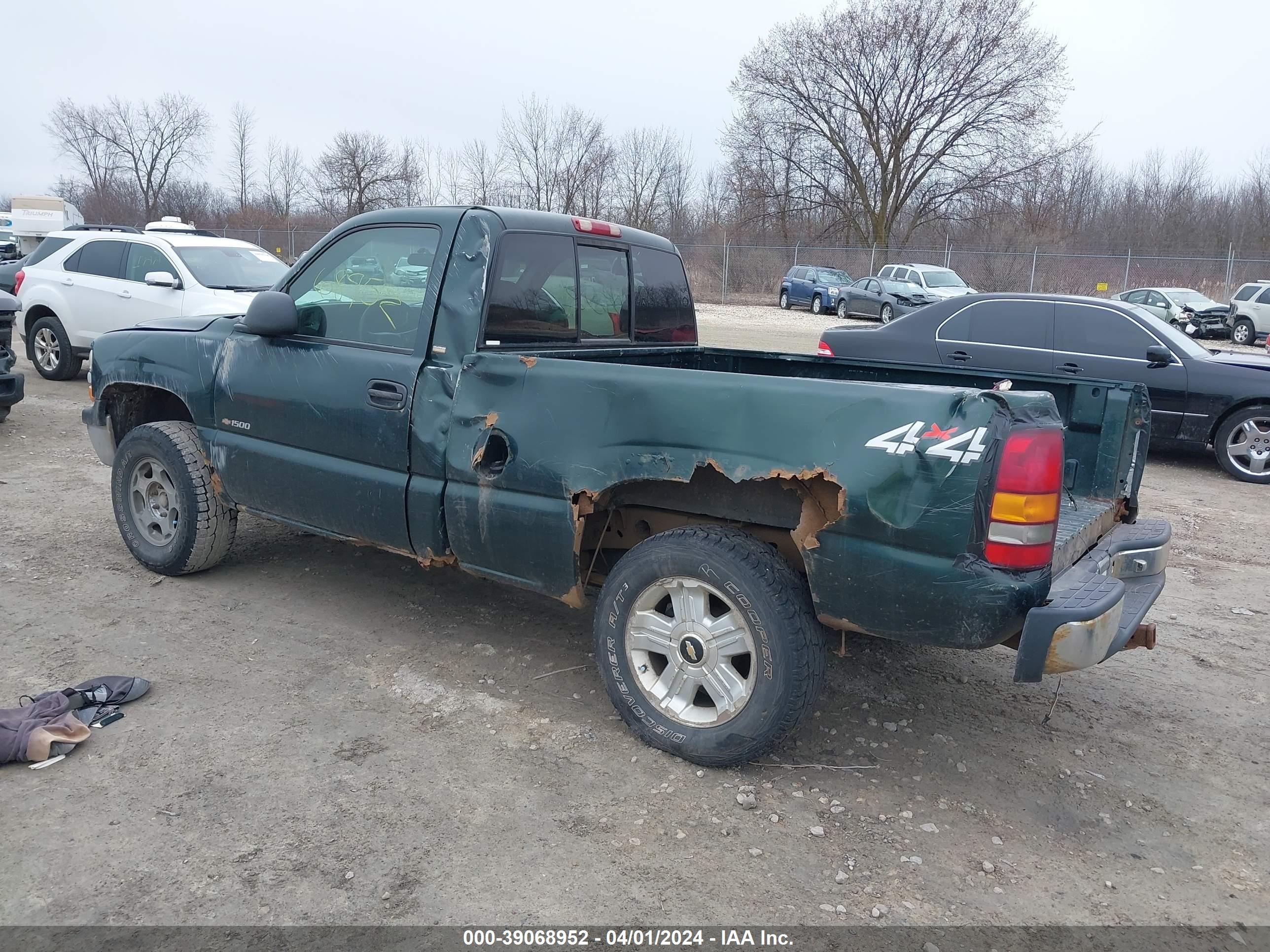 Photo 2 VIN: 1GCEK14T31Z133360 - CHEVROLET SILVERADO 