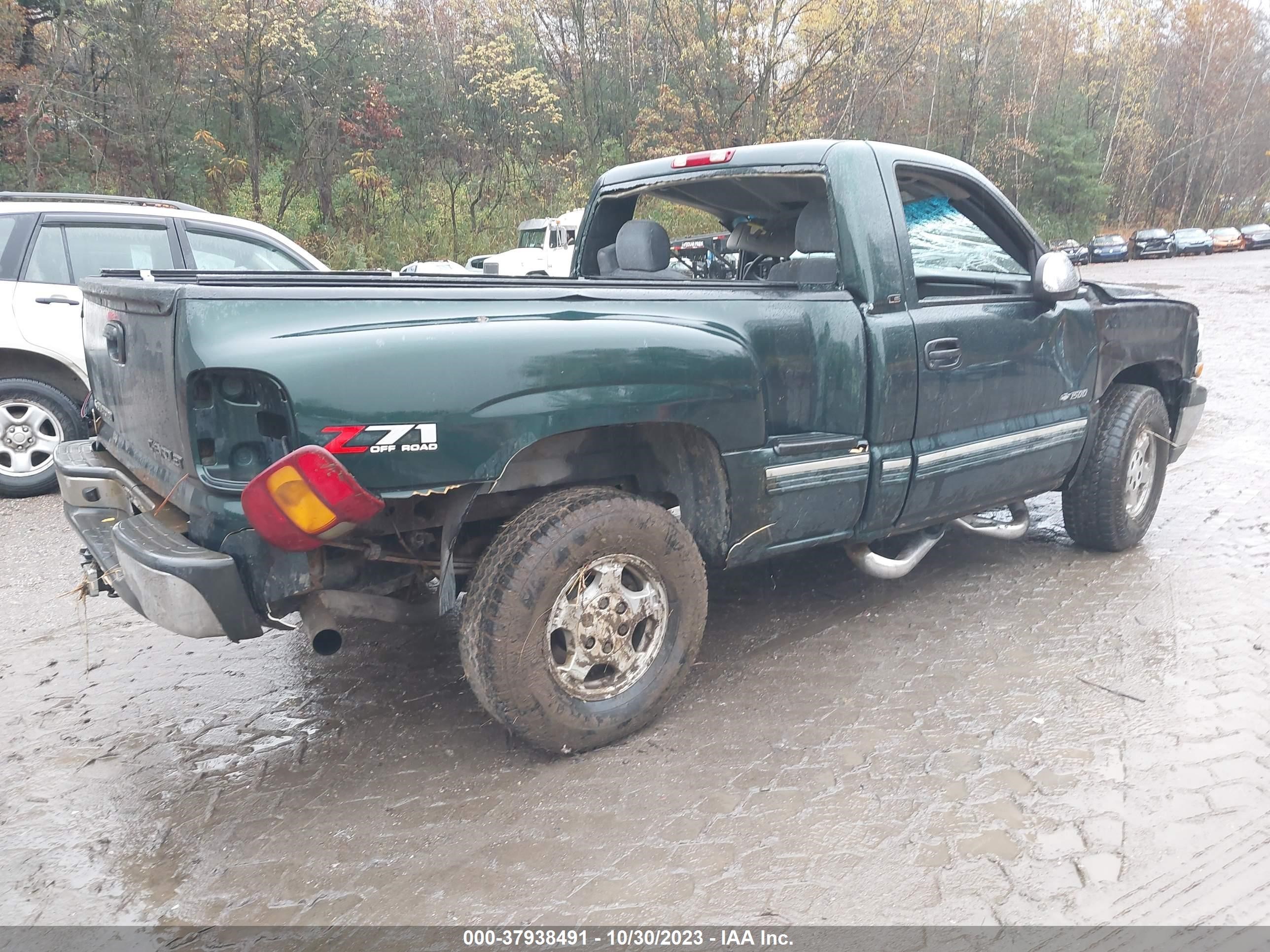 Photo 3 VIN: 1GCEK14T31Z218330 - CHEVROLET SILVERADO 