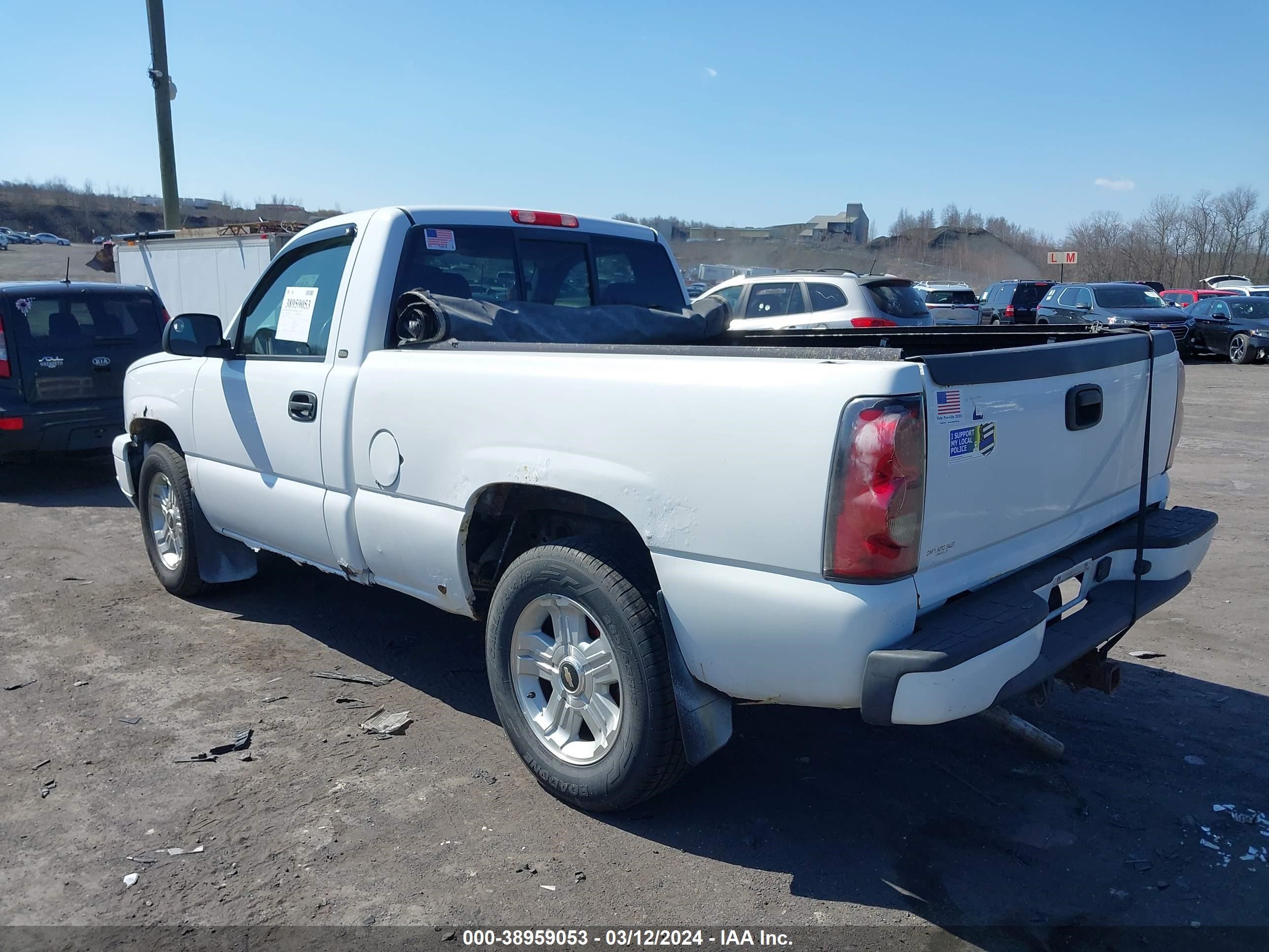 Photo 2 VIN: 1GCEK14T35Z173525 - CHEVROLET SILVERADO 