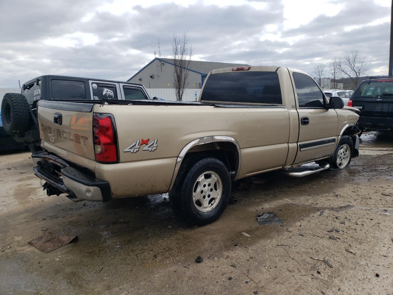 Photo 2 VIN: 1GCEK14T74Z240271 - CHEVROLET SILVERADO 