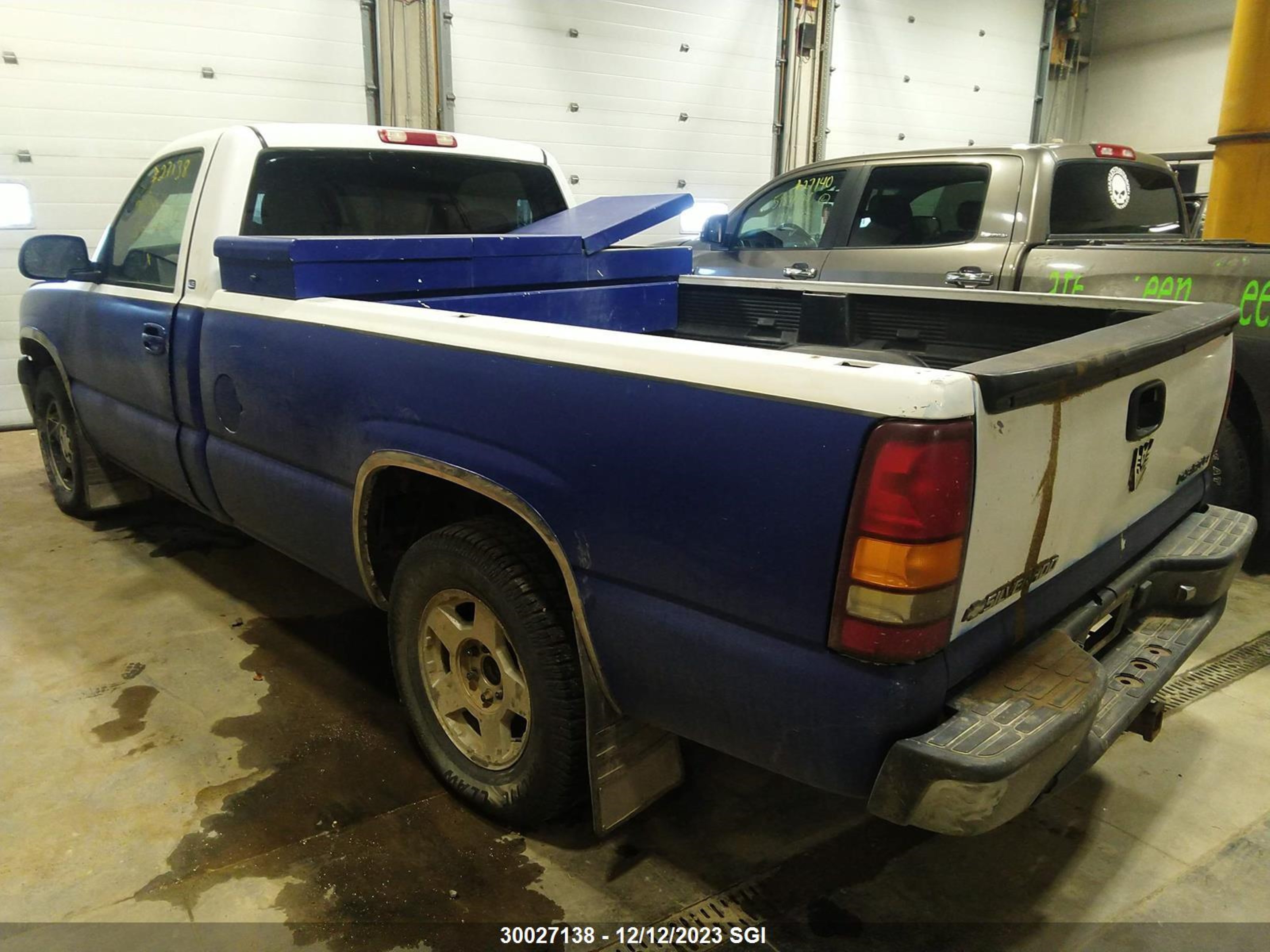 Photo 2 VIN: 1GCEK14T8XE198334 - CHEVROLET SILVERADO 