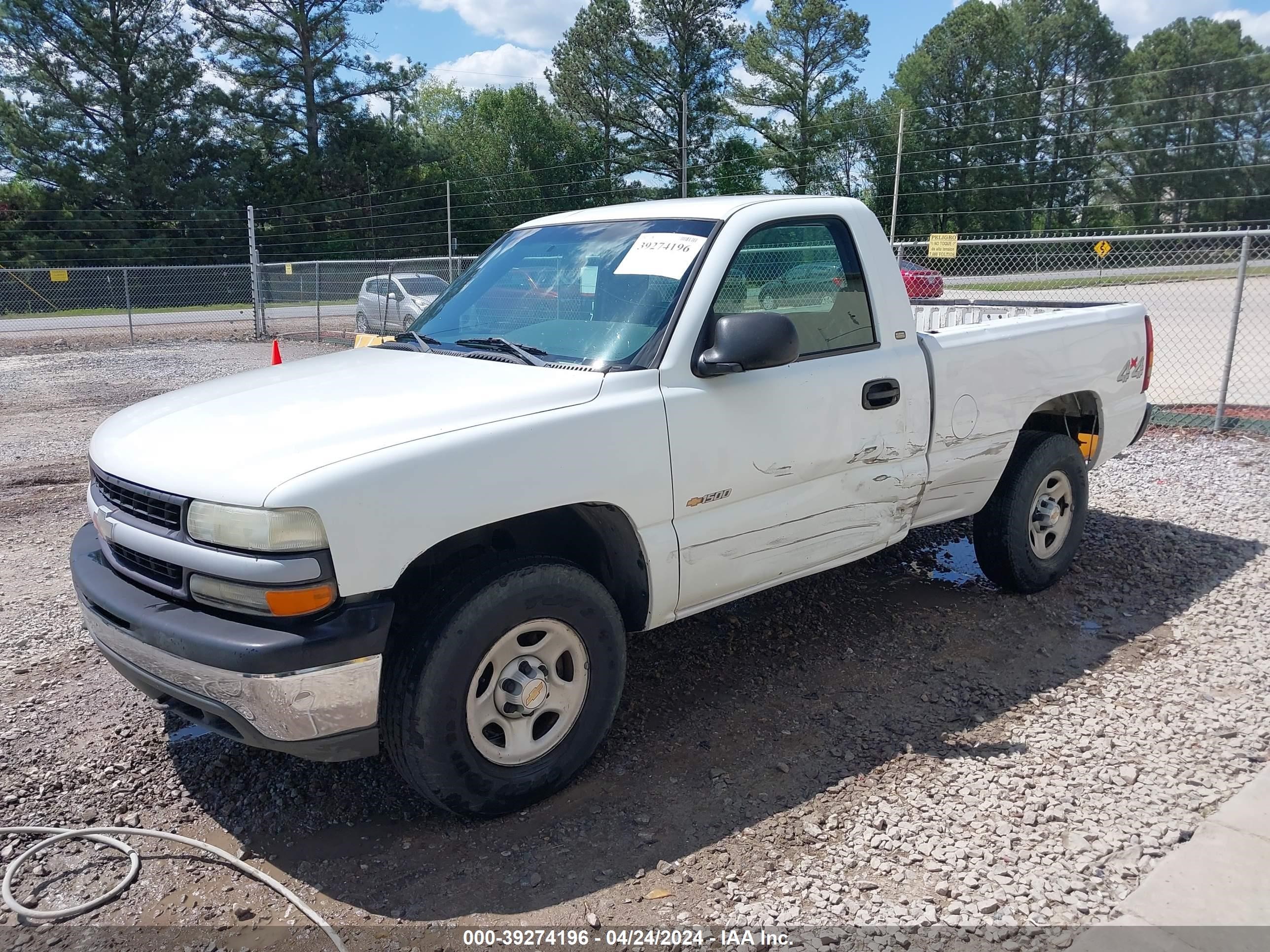 Photo 1 VIN: 1GCEK14TX2Z243906 - CHEVROLET SILVERADO 