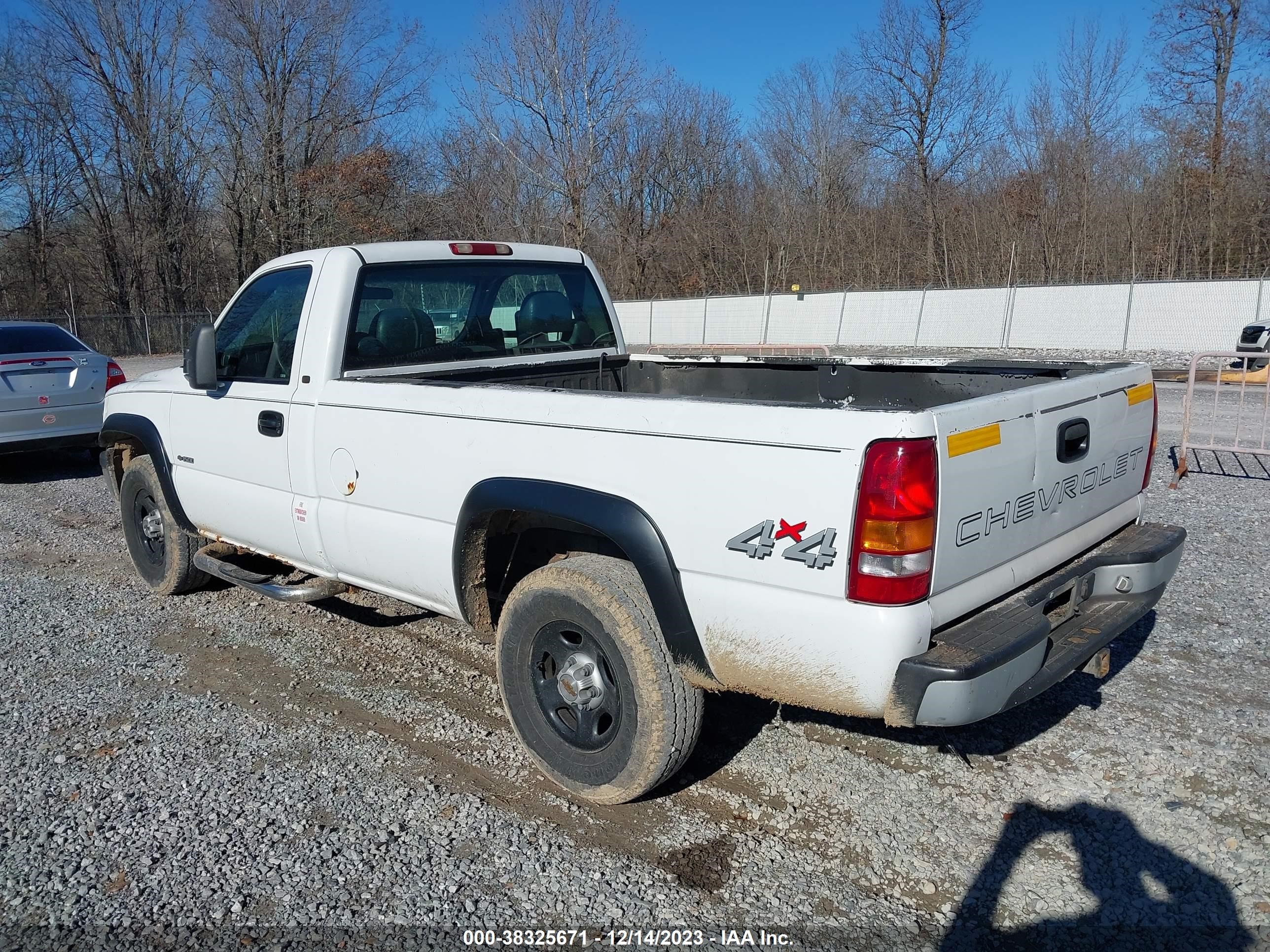 Photo 2 VIN: 1GCEK14V11E157360 - CHEVROLET SILVERADO 