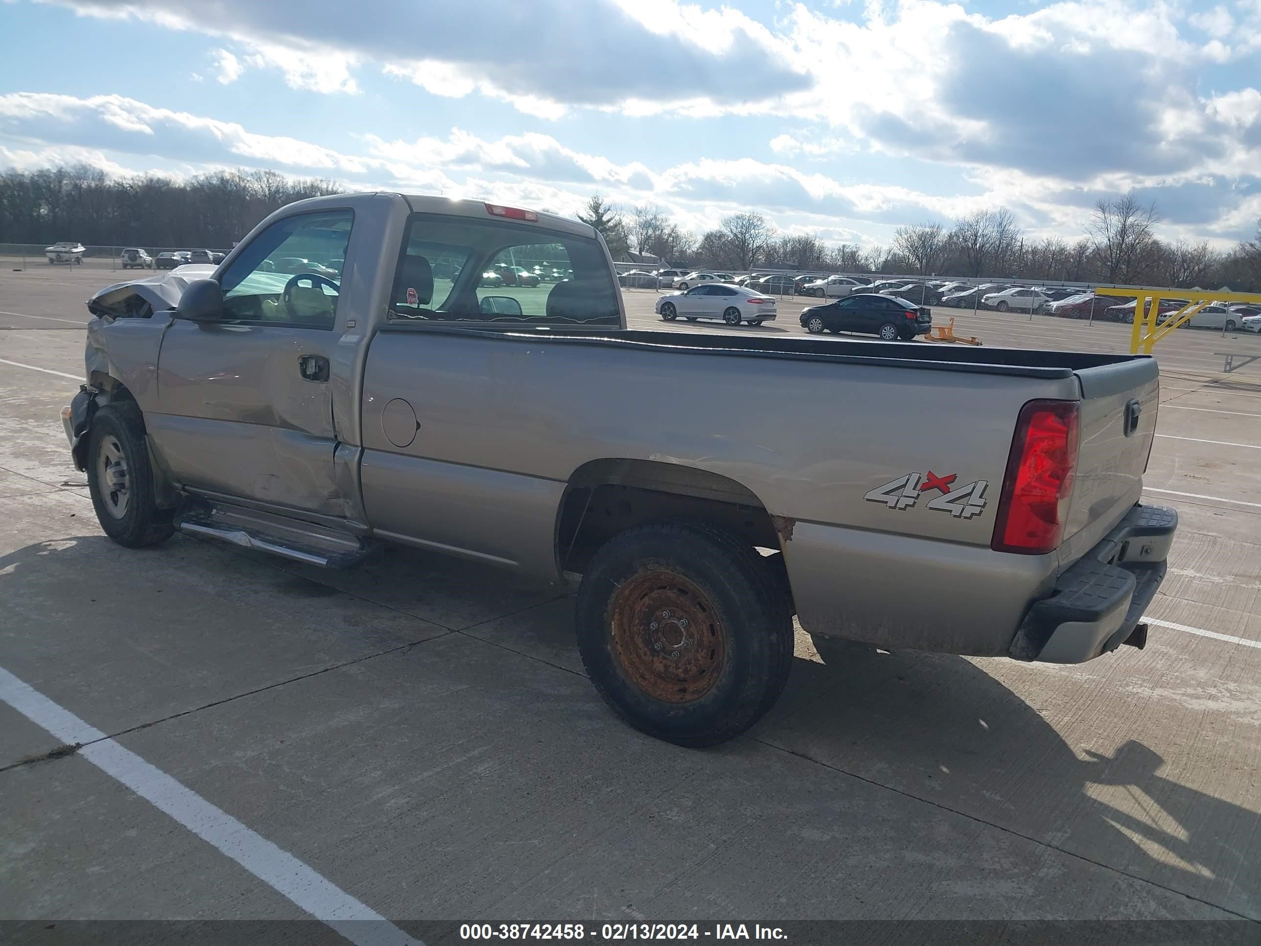 Photo 2 VIN: 1GCEK14V13Z234448 - CHEVROLET SILVERADO 