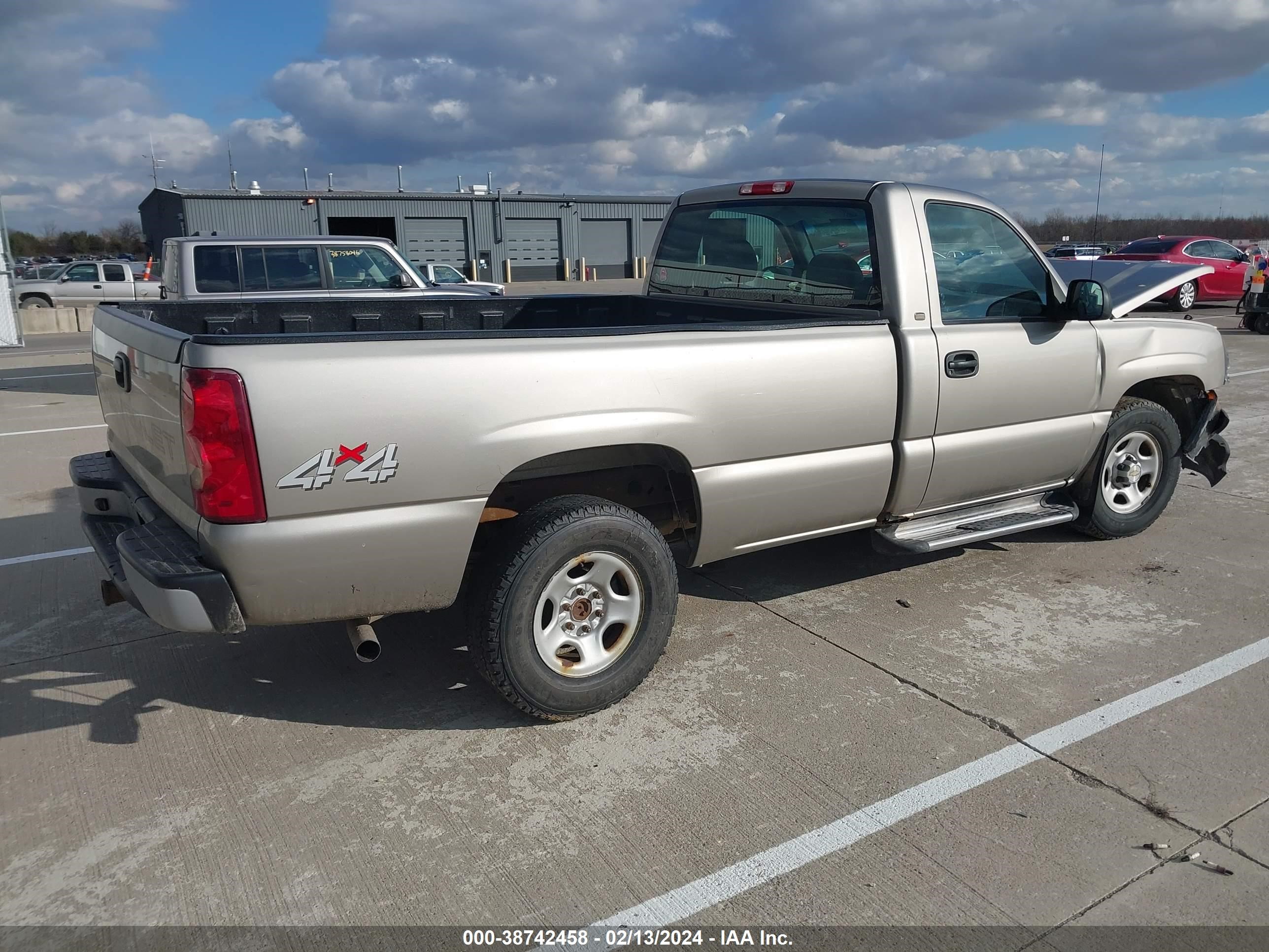 Photo 3 VIN: 1GCEK14V13Z234448 - CHEVROLET SILVERADO 