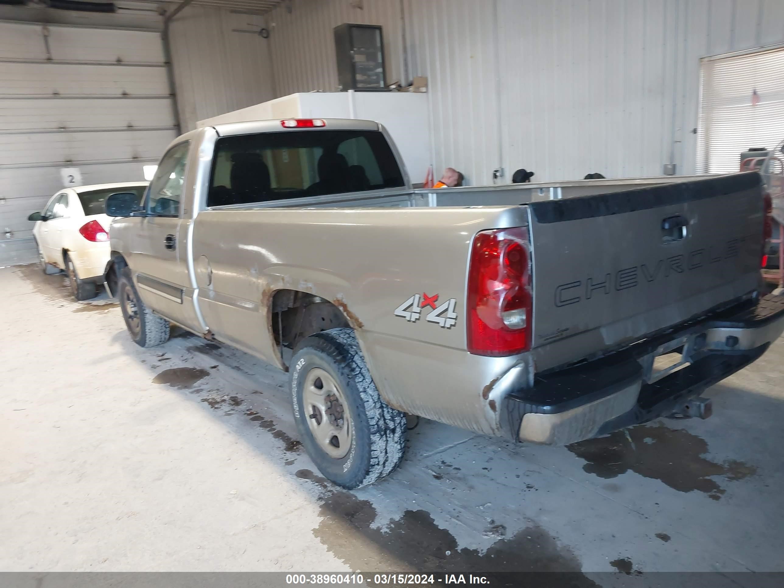 Photo 2 VIN: 1GCEK14VX3Z239194 - CHEVROLET SILVERADO 