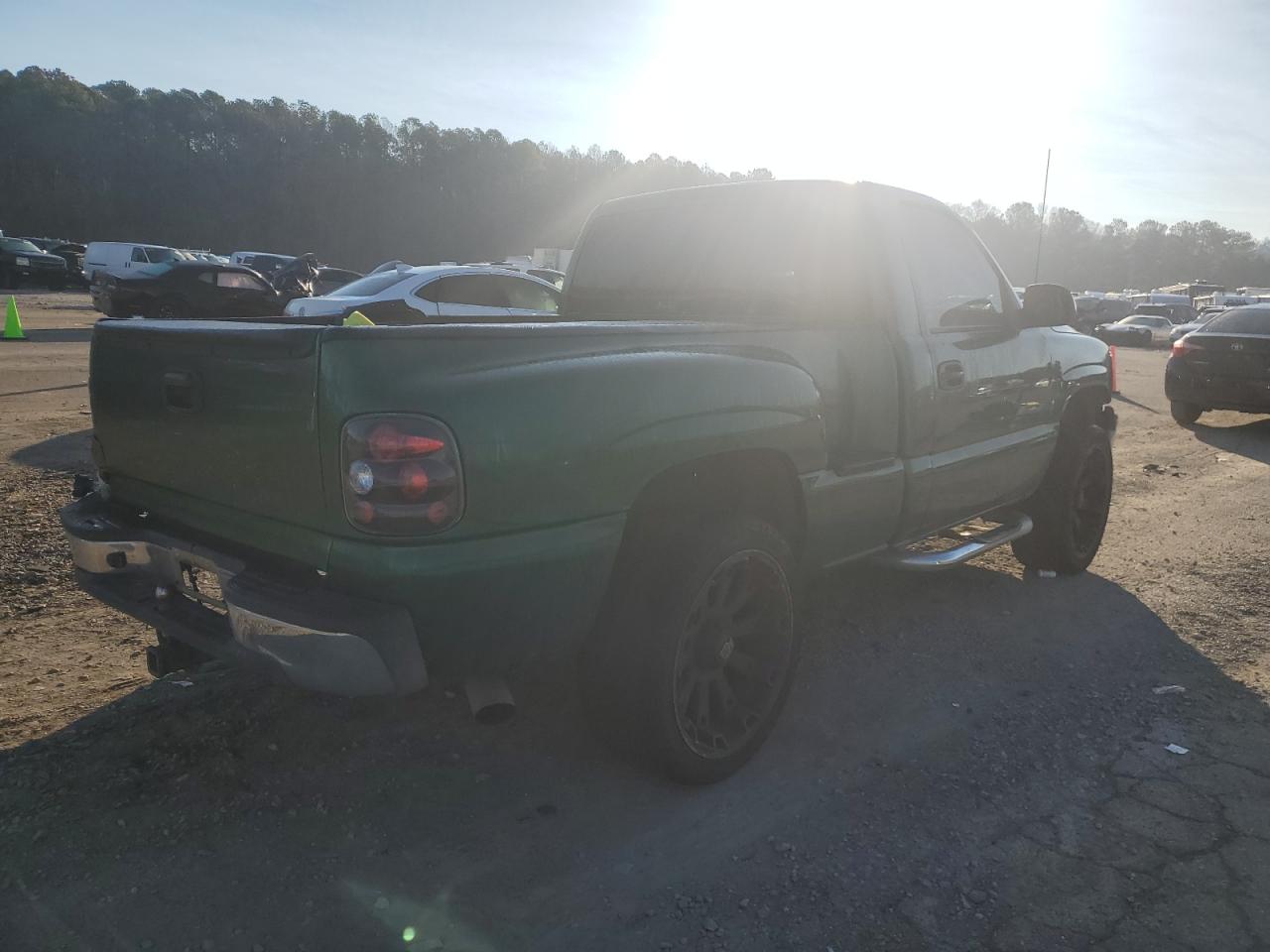 Photo 2 VIN: 1GCEK14VXYZ187704 - CHEVROLET SILVERADO 