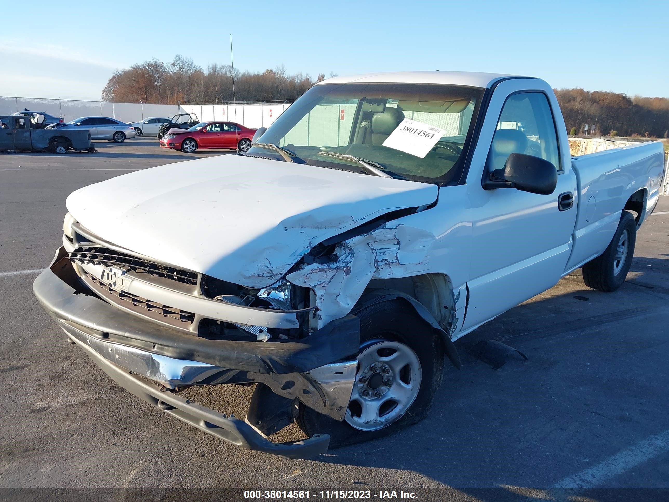 Photo 5 VIN: 1GCEK14W5YE205641 - CHEVROLET SILVERADO 