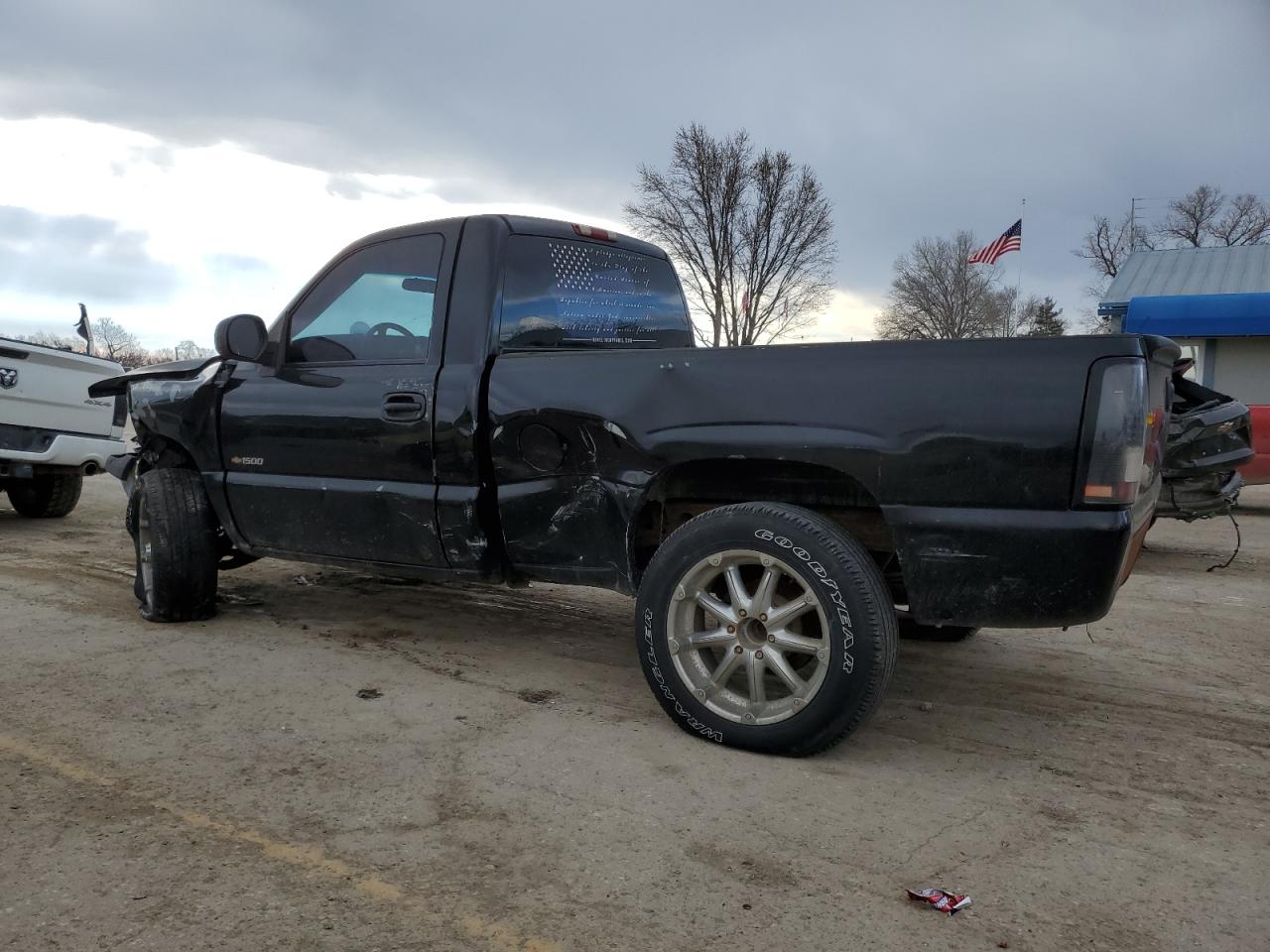 Photo 1 VIN: 1GCEK14W62Z119318 - CHEVROLET SILVERADO 