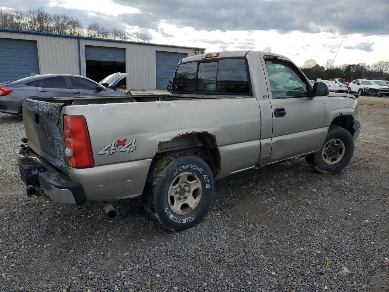 Photo 2 VIN: 1GCEK14X73Z195561 - CHEVROLET SILVERADO 