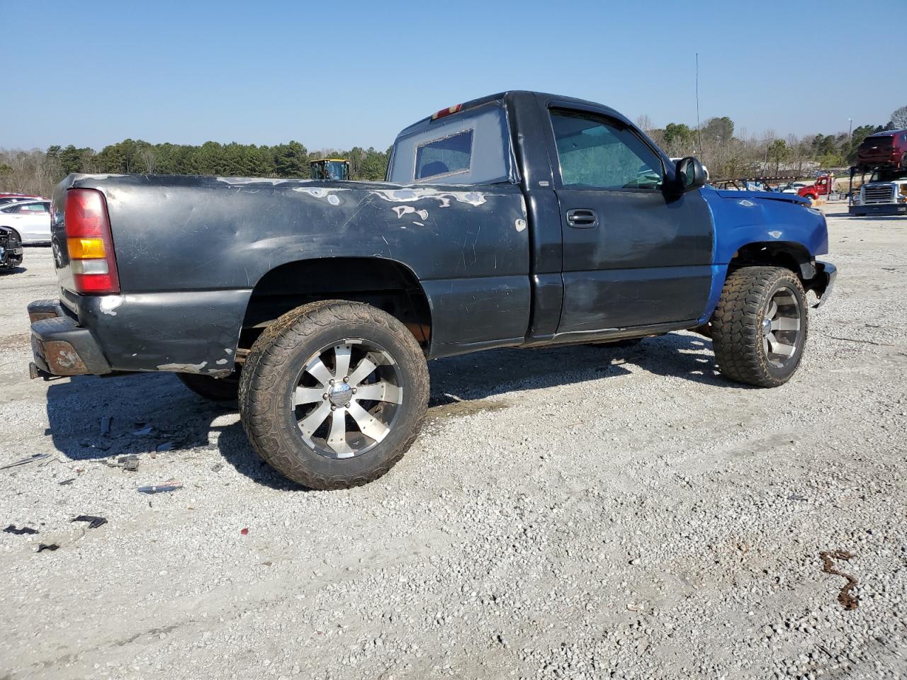 Photo 2 VIN: 1GCEK14XX4Z285014 - CHEVROLET SILVERADO 