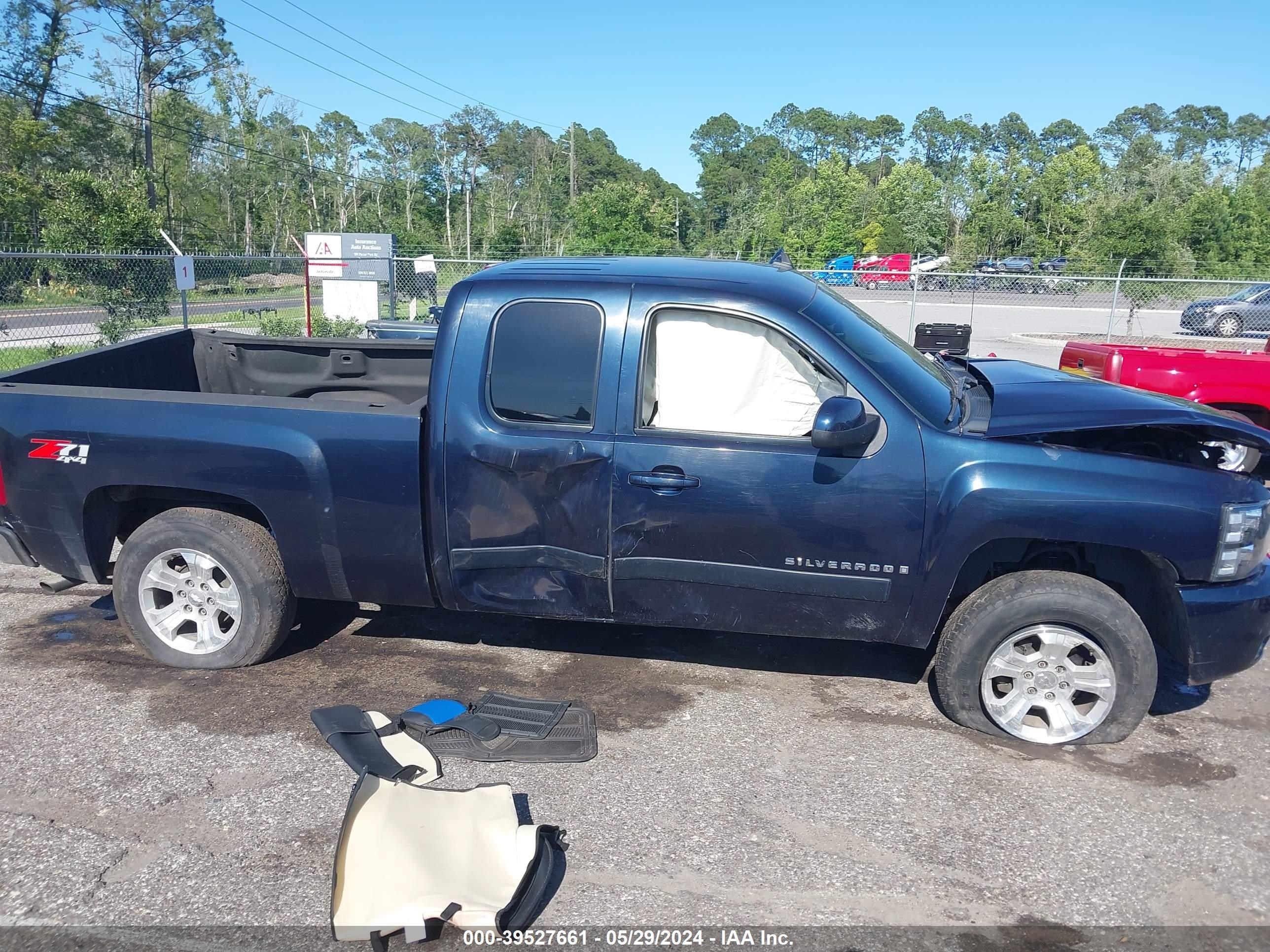 Photo 12 VIN: 1GCEK19007Z606137 - CHEVROLET SILVERADO 